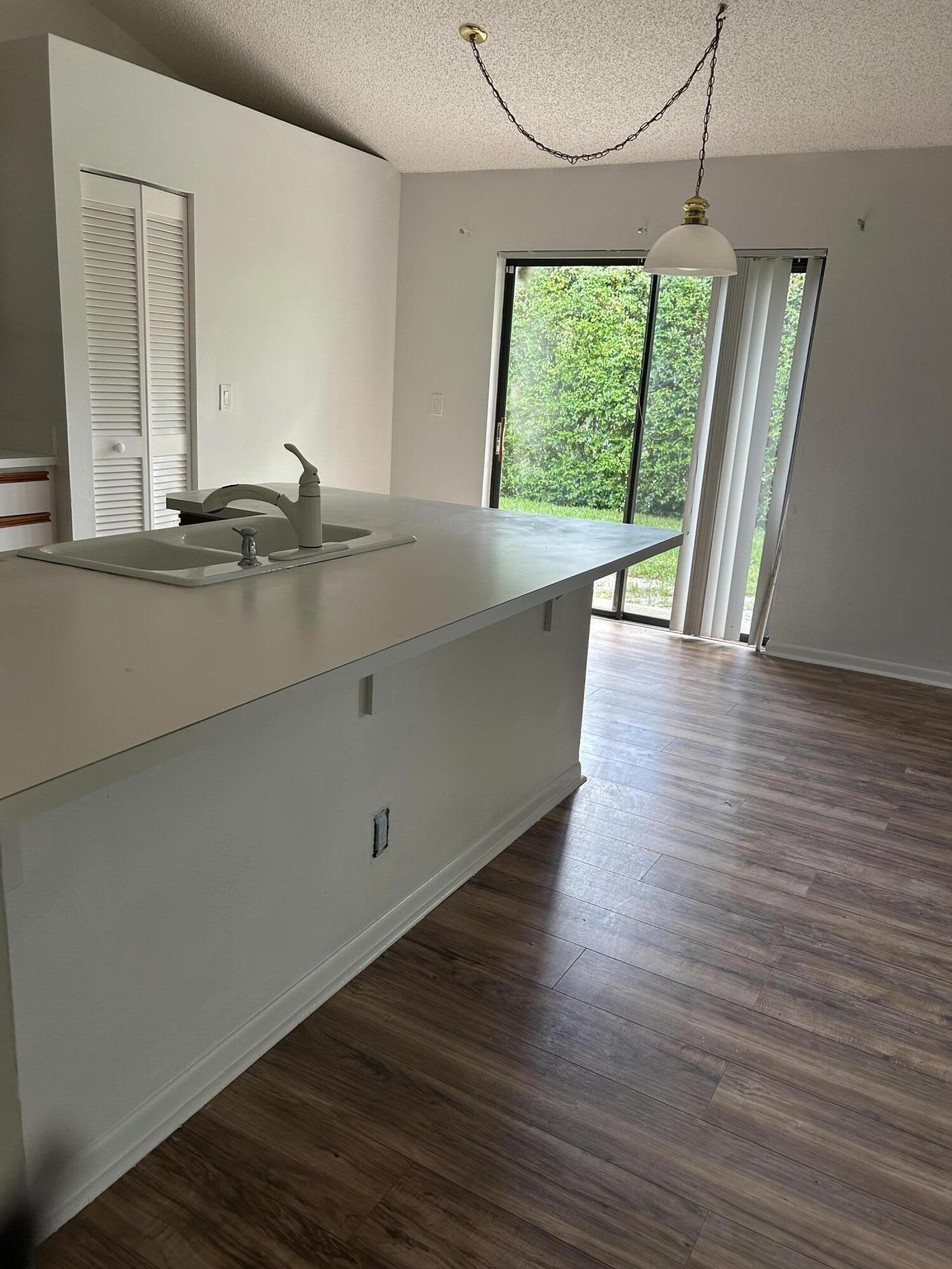 WINSTON PARK - Residential