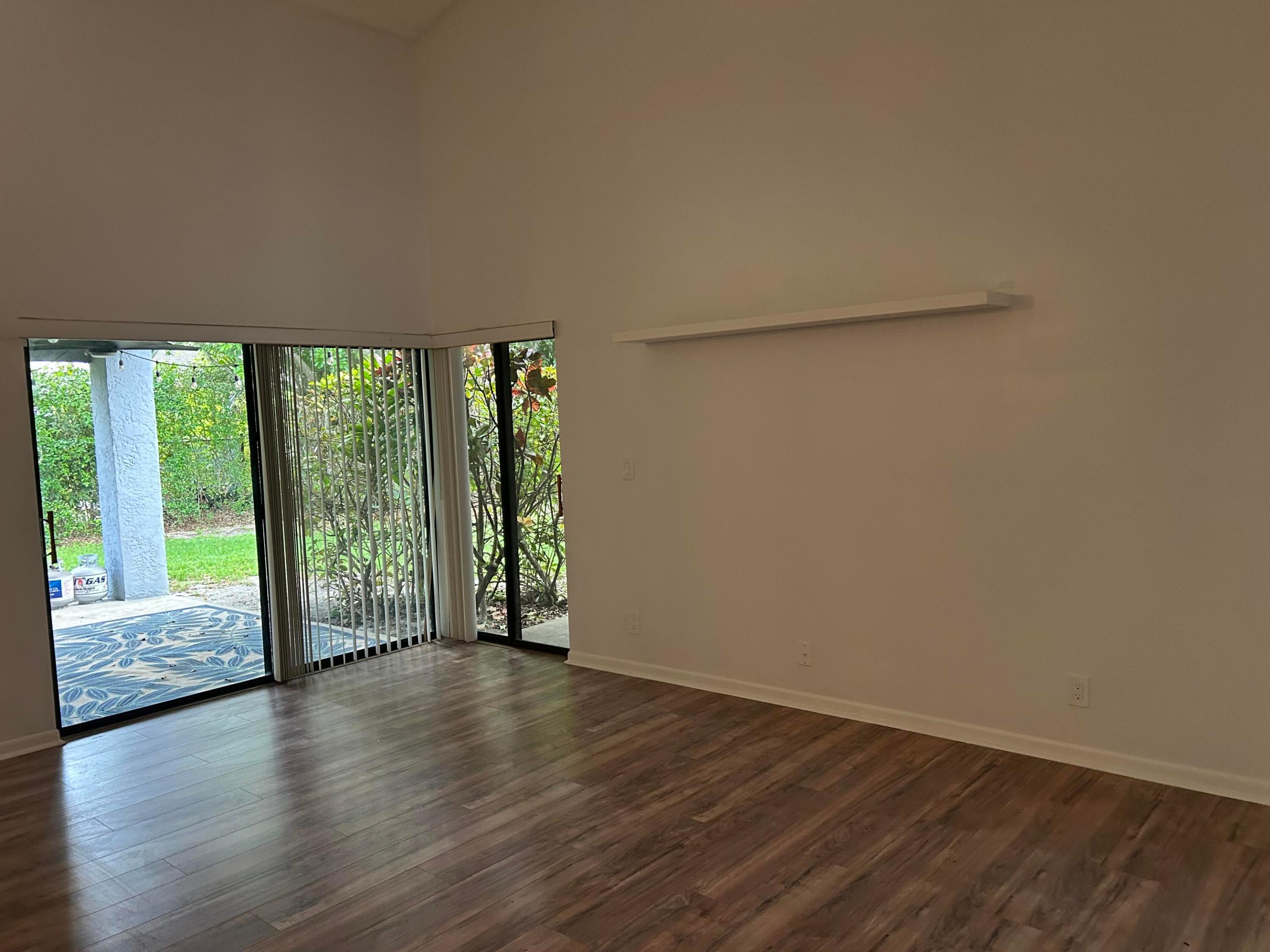 WINSTON PARK - Residential