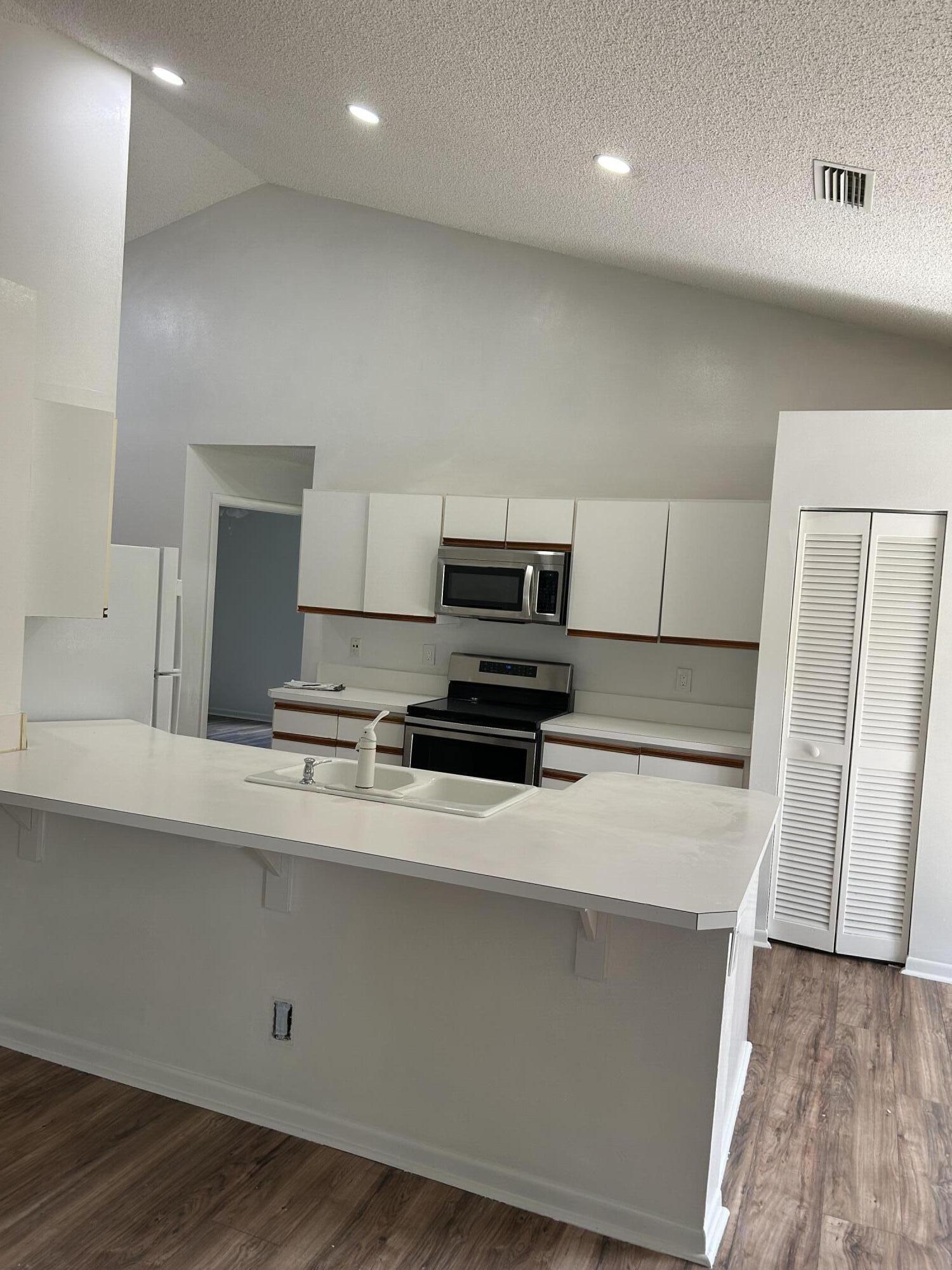 WINSTON PARK - Residential