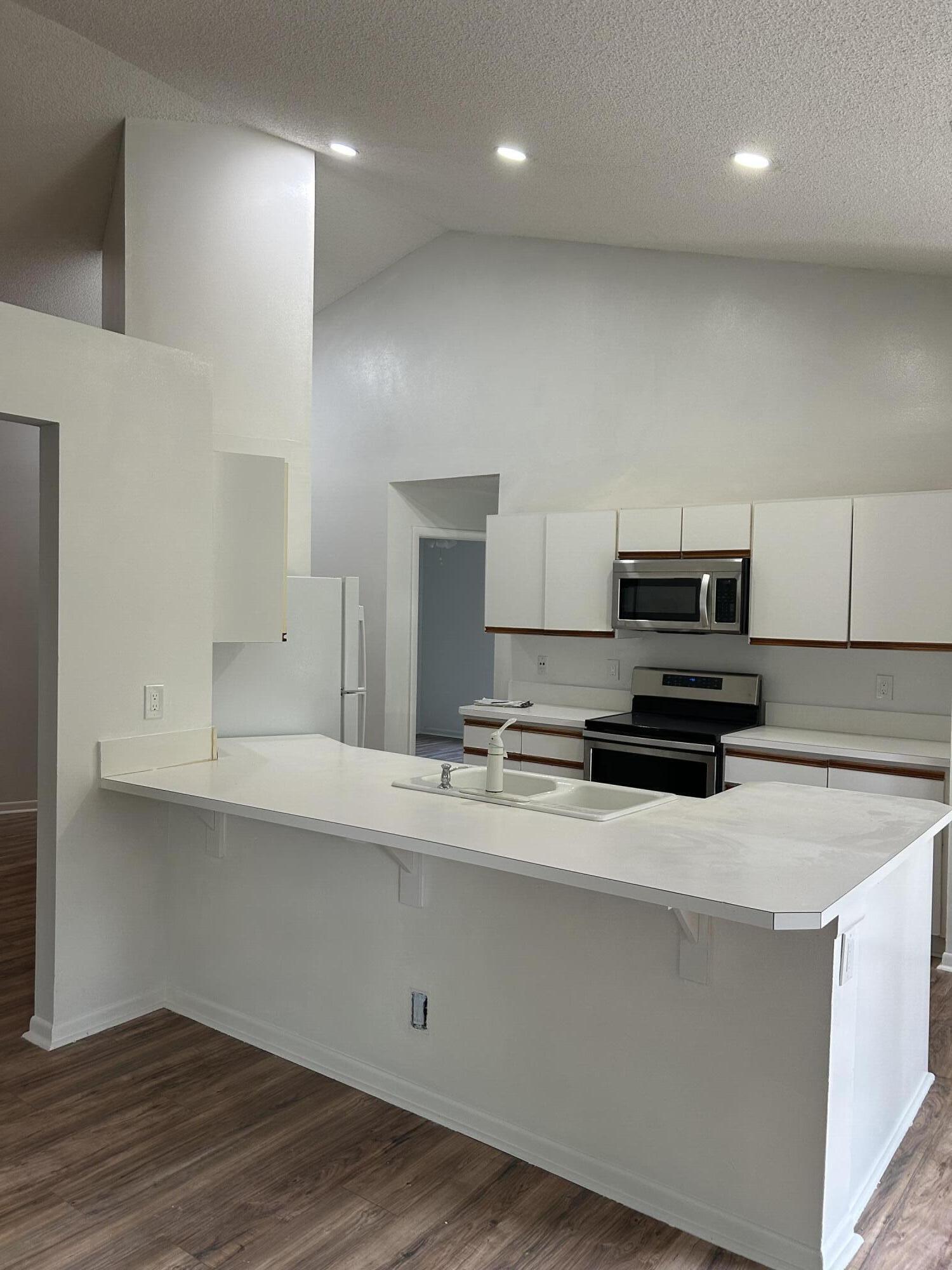 WINSTON PARK - Residential