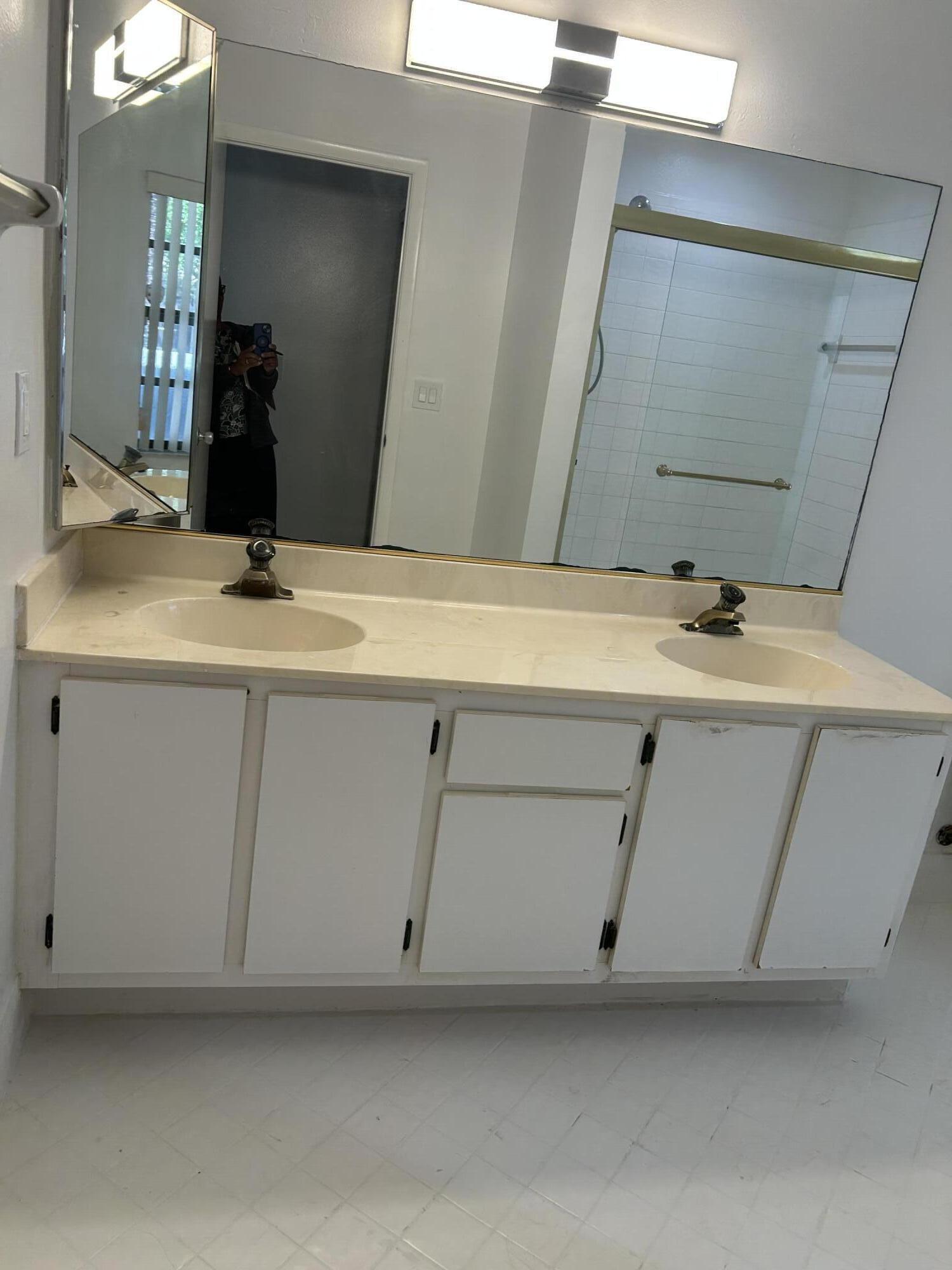 WINSTON PARK - Residential