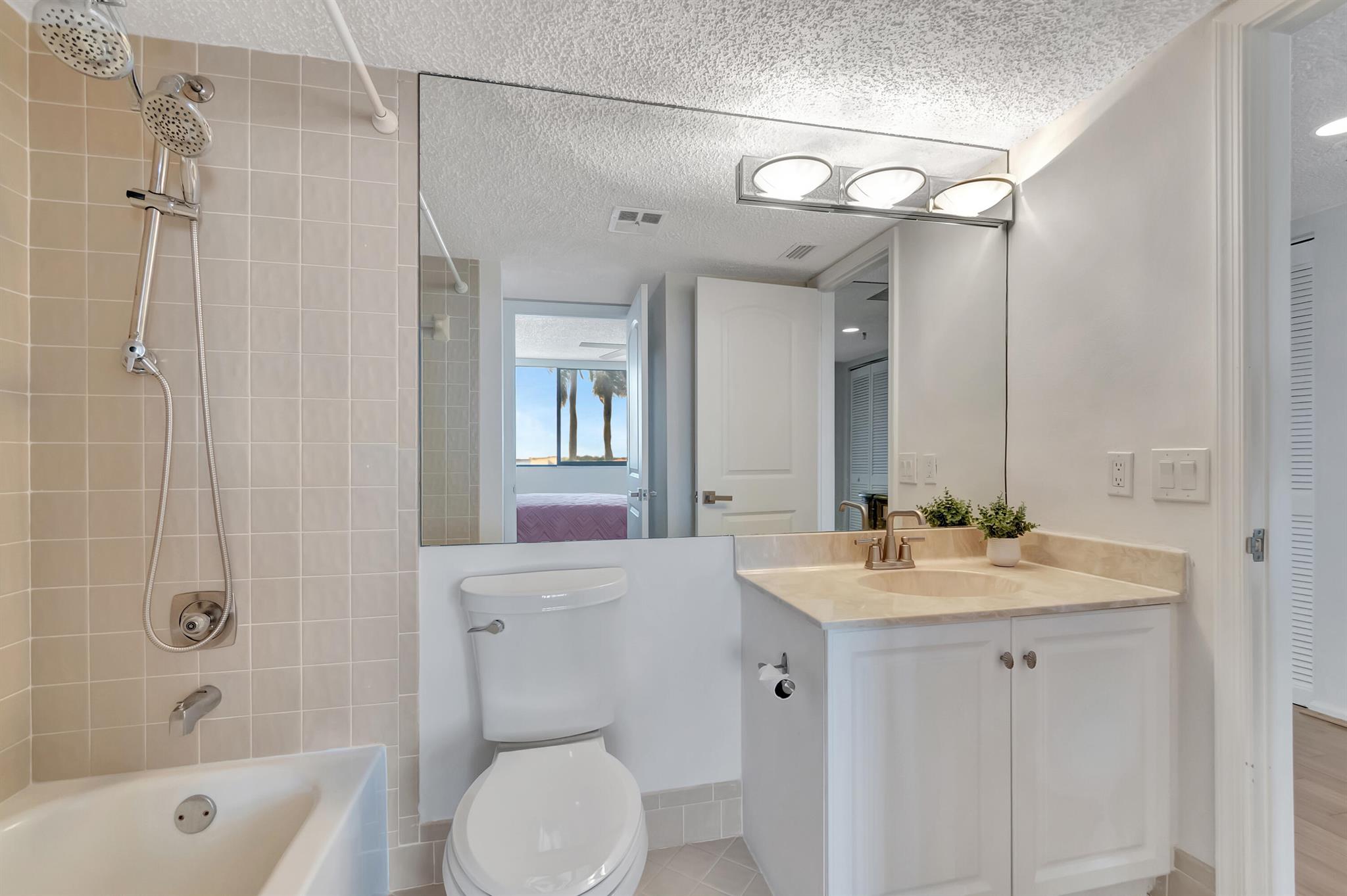 LAKESHORE COLONY - Residential Lease