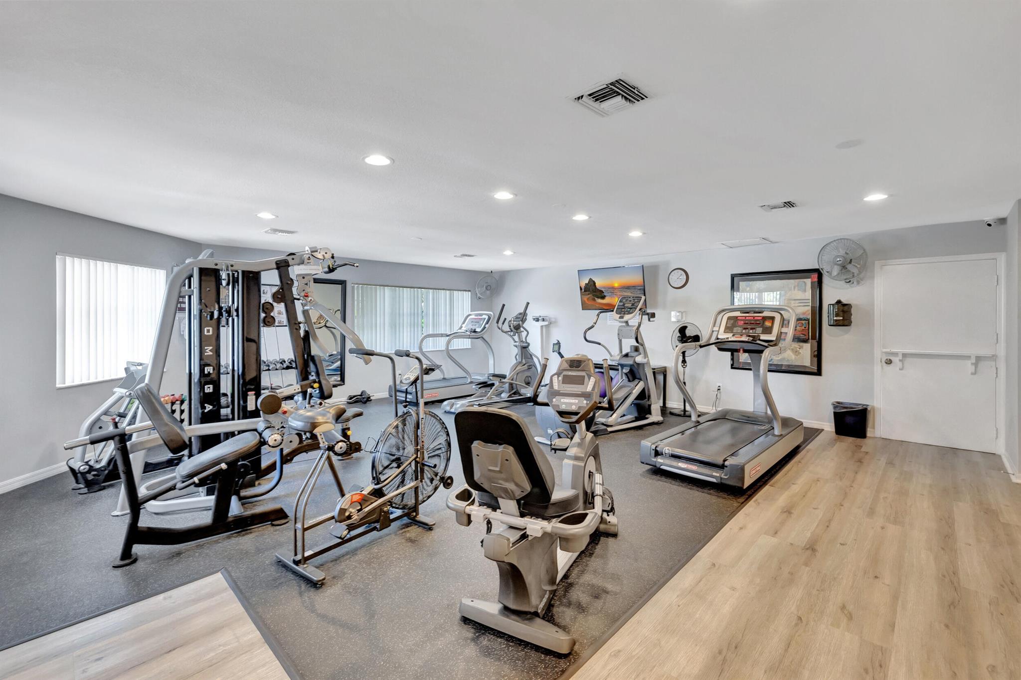 LAKESHORE COLONY - Residential Lease