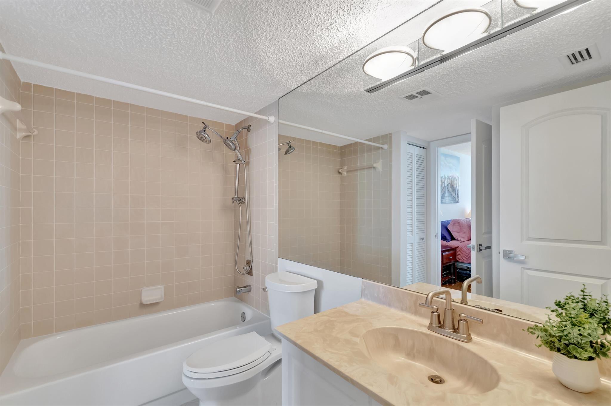 LAKESHORE COLONY - Residential Lease