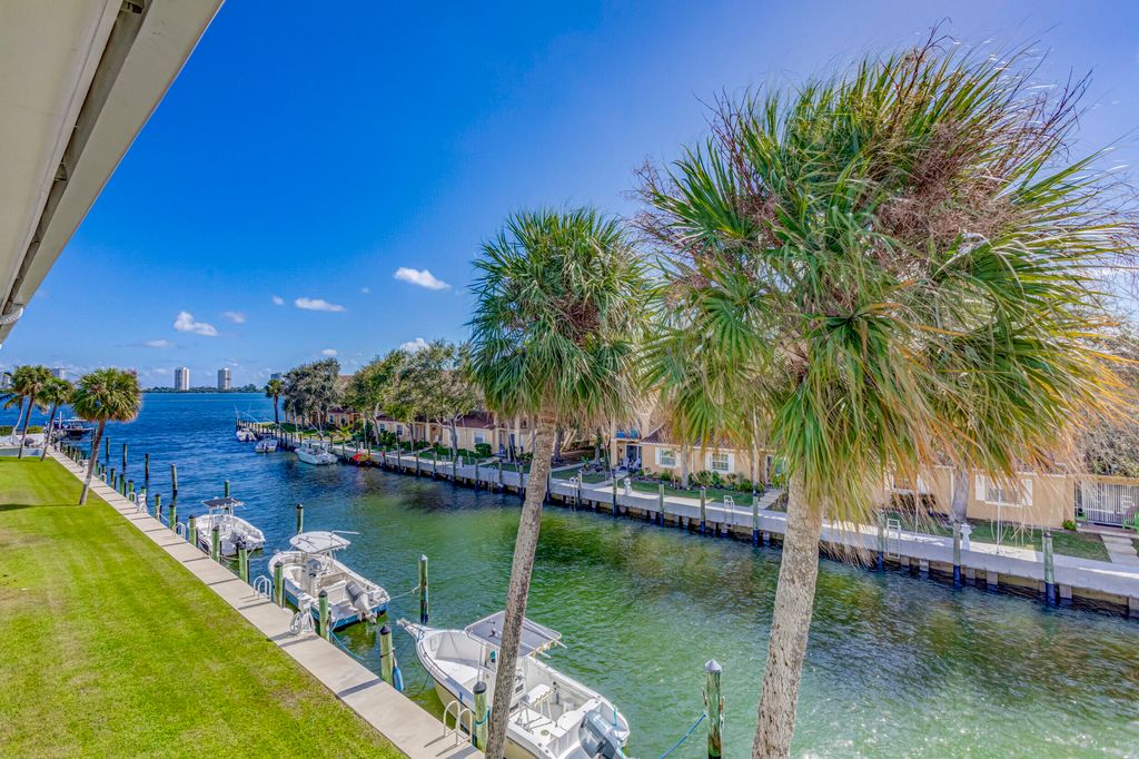 Photo of 120 Lehane Terrace #309, North Palm Beach, FL 33408 (MLS # B26033556)
