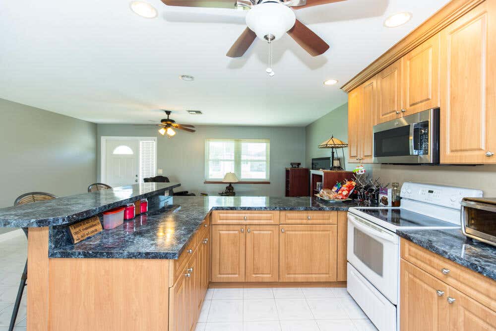 Photo of 406 Riverside Drive, Palm Beach Gardens, FL 33410 (MLS # R10983819)