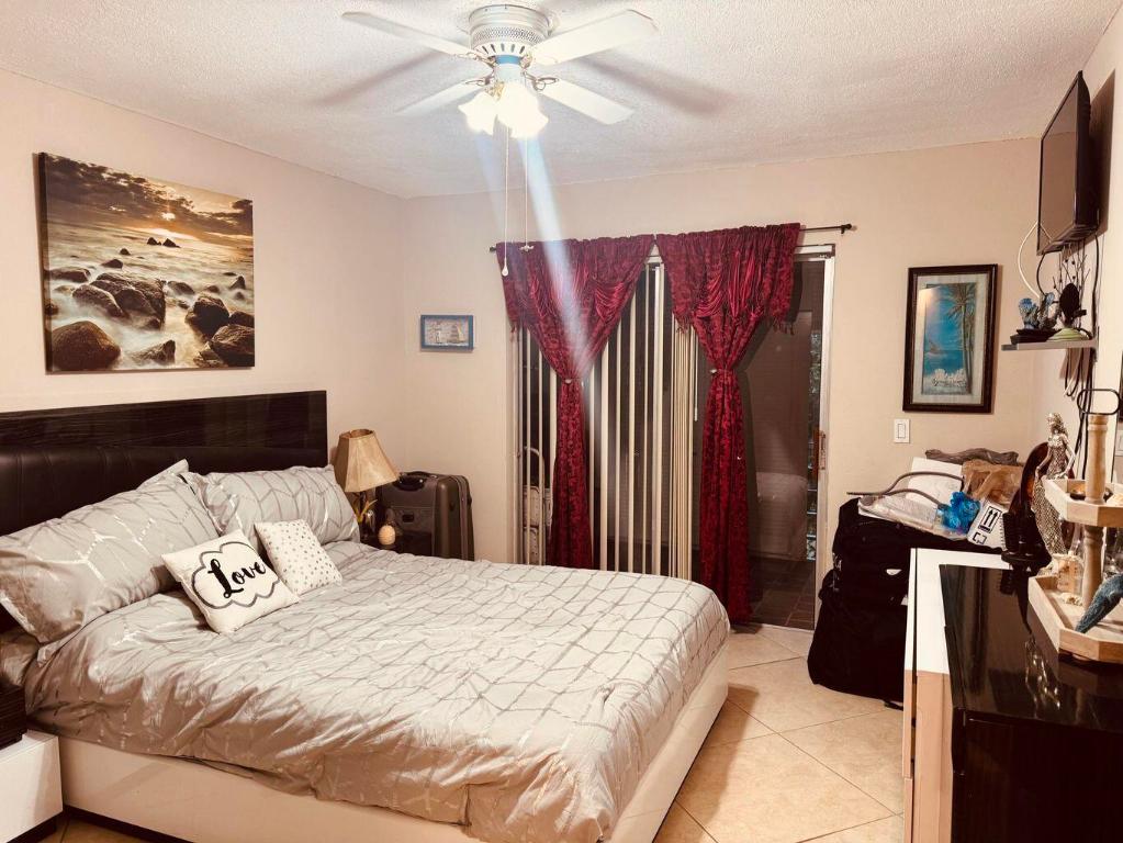 REGAL PALMS EATON CONDO - Residential