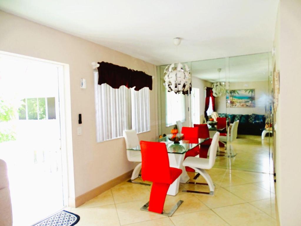 REGAL PALMS EATON CONDO - Residential