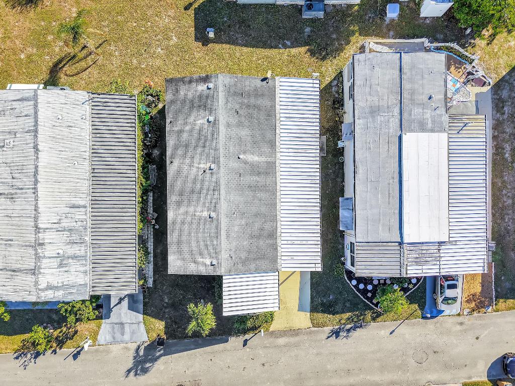 COUNTRY KNOLLS - Residential