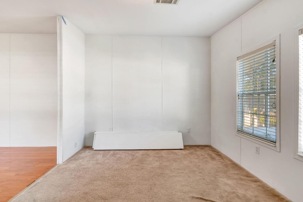 COUNTRY KNOLLS - Residential