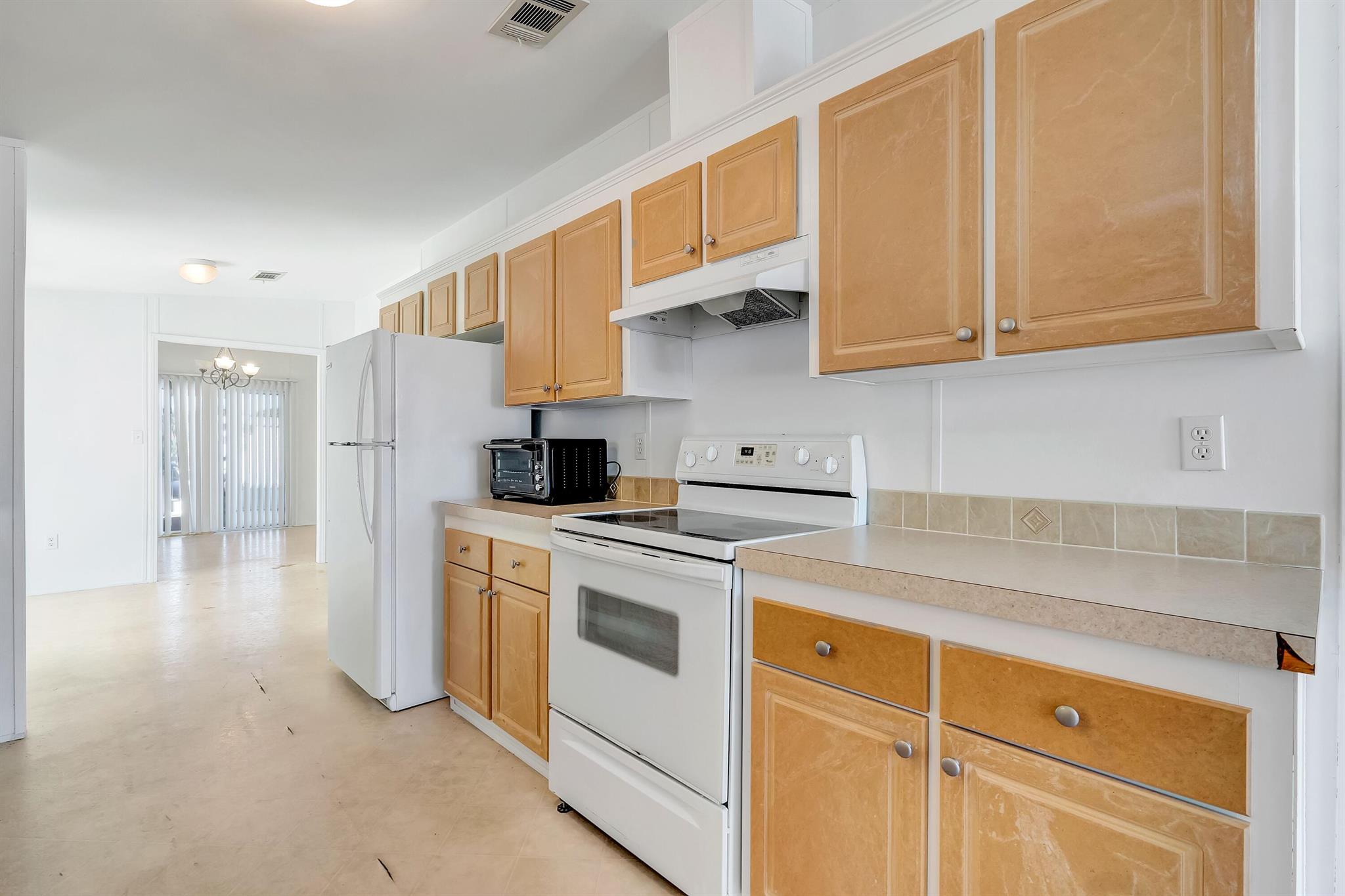 COUNTRY KNOLLS - Residential