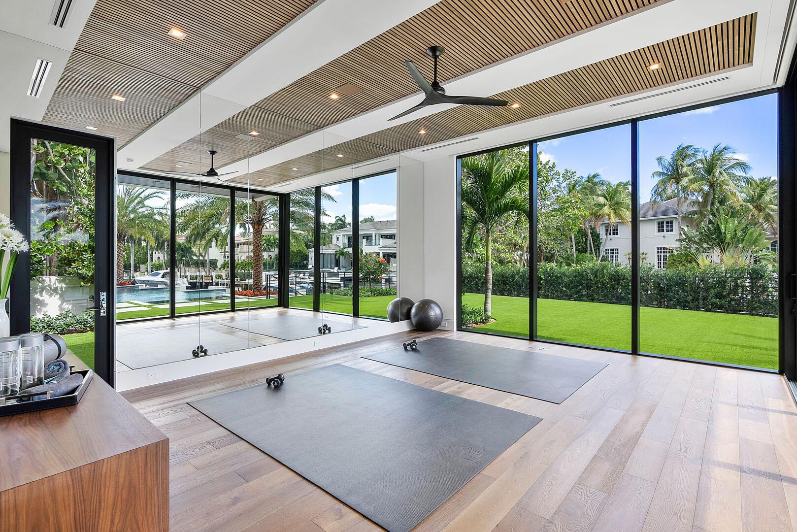 ROYAL PALM YACHT & COUNTR - Residential