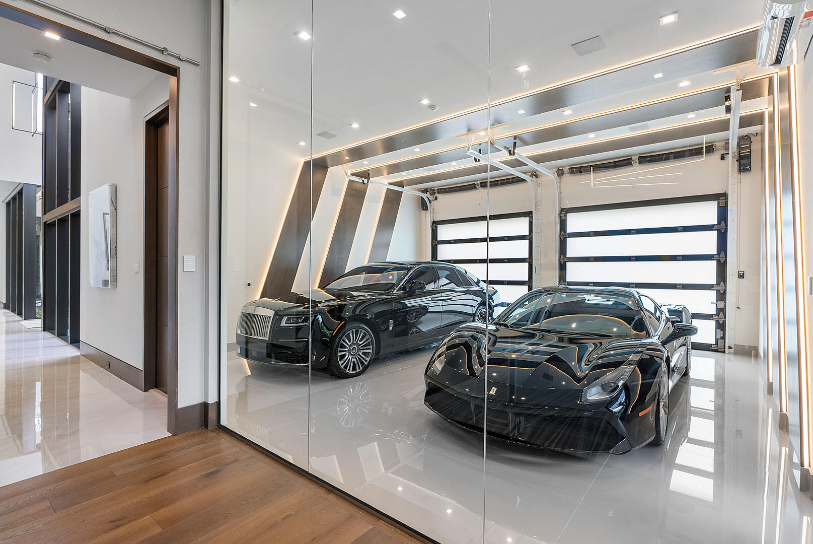 ROYAL PALM YACHT & COUNTR - Residential