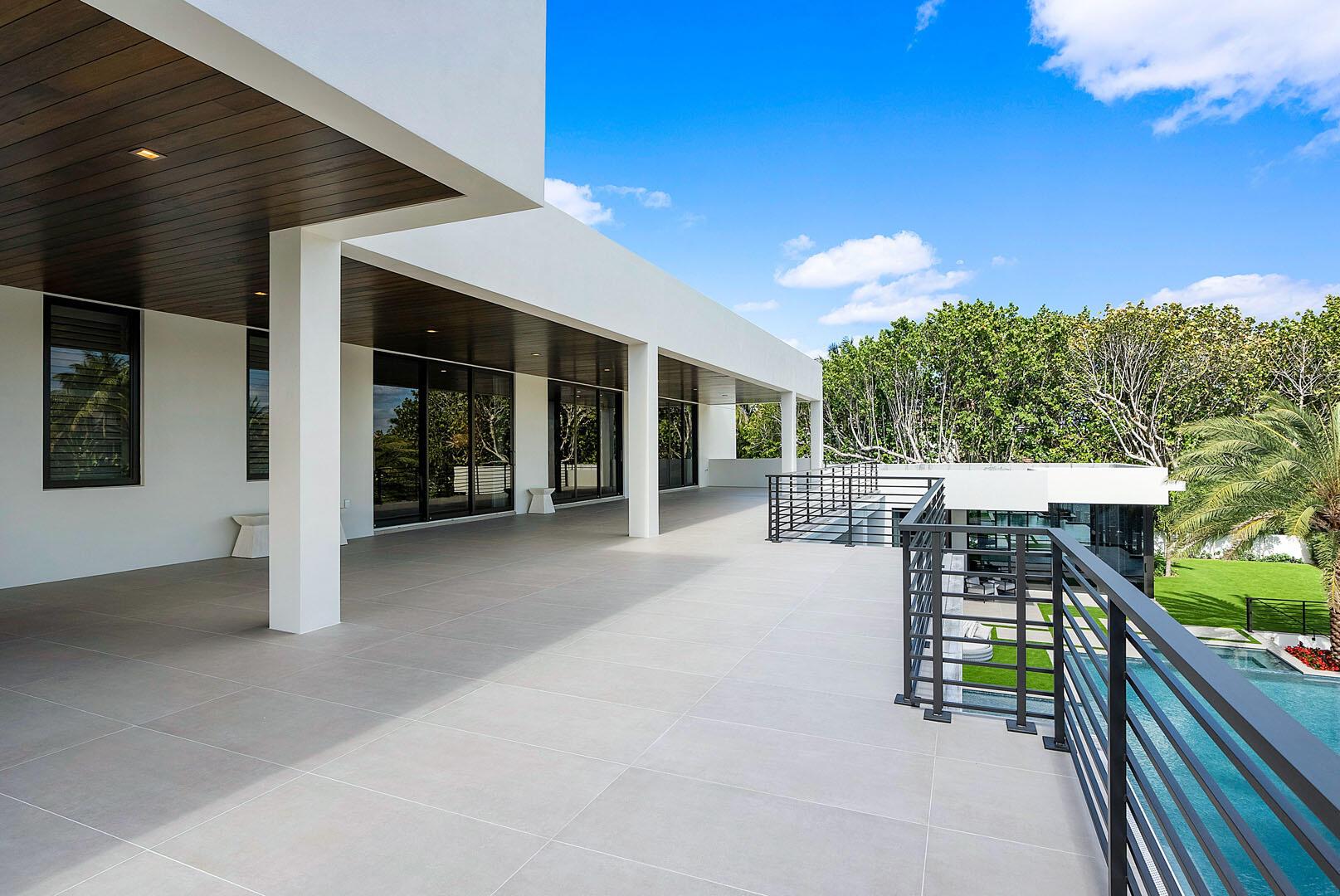 ROYAL PALM YACHT & COUNTR - Residential