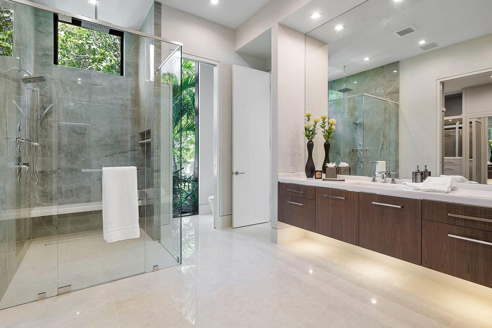 ROYAL PALM YACHT & COUNTR - Residential