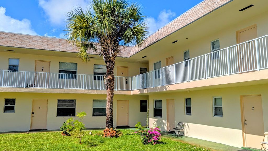 Photo of 2301 SE 4th Street #14, Boynton Beach, FL 33435 (MLS # R11062771)