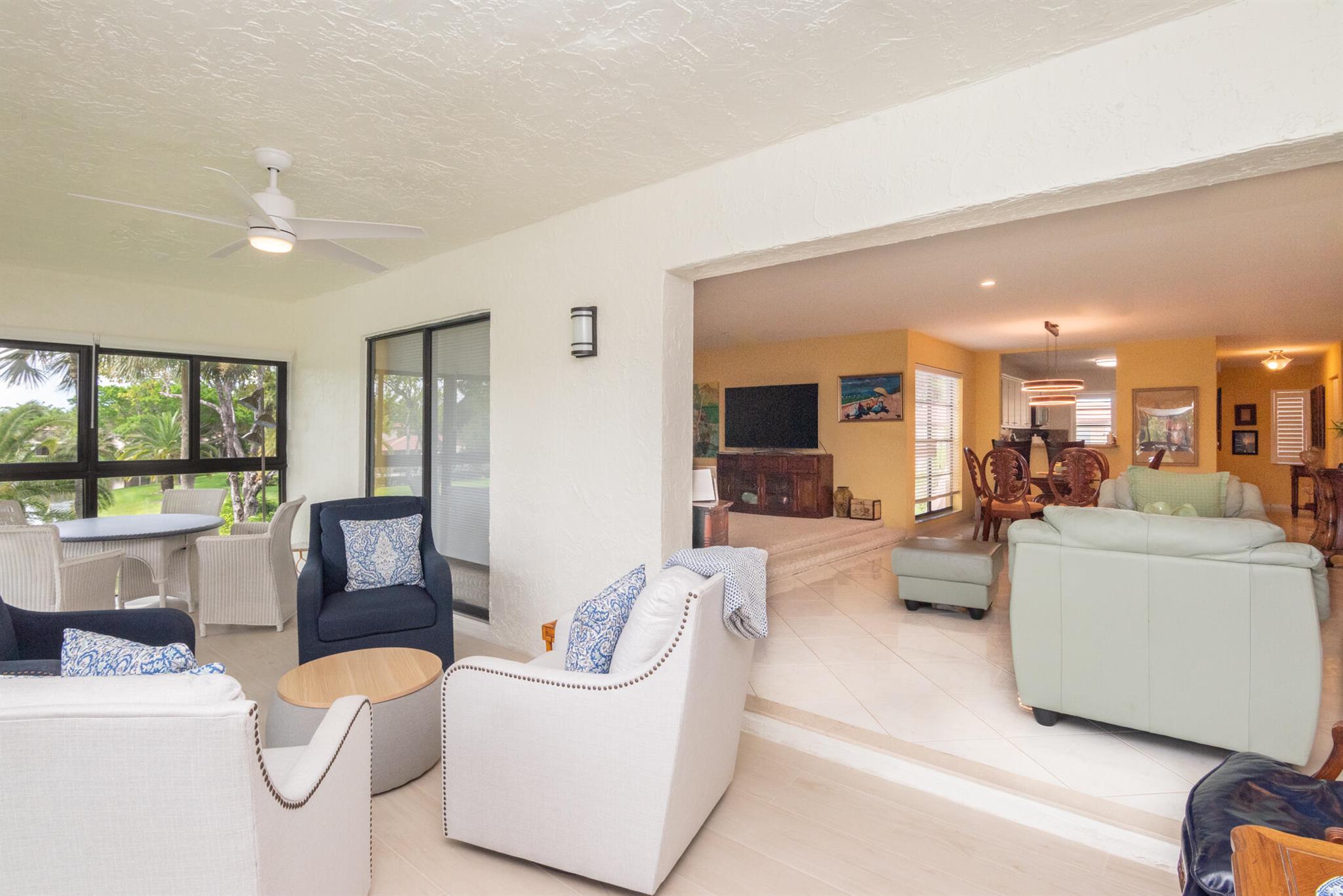 9265 Vista Del Lago D