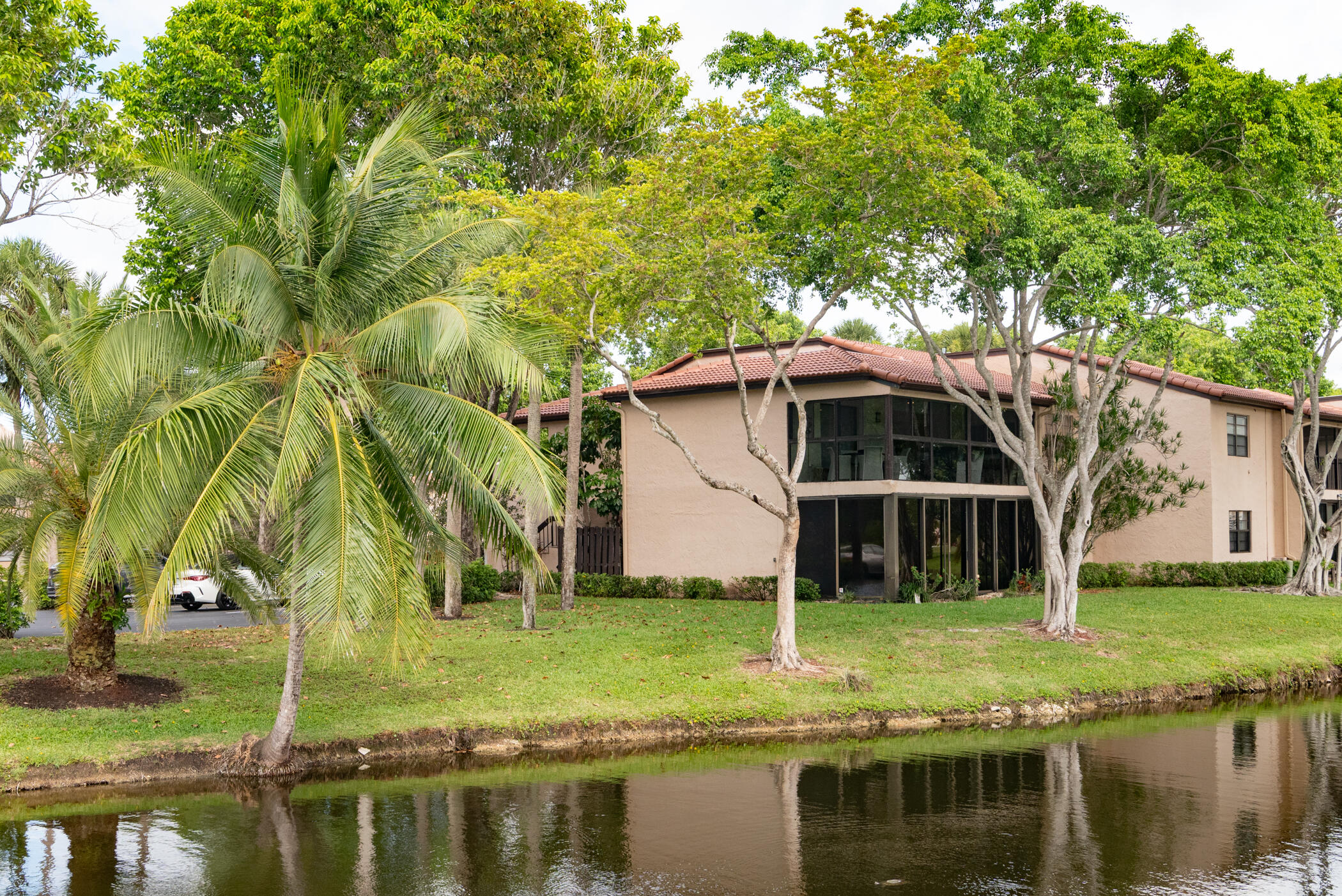 9265 Vista Del Lago D