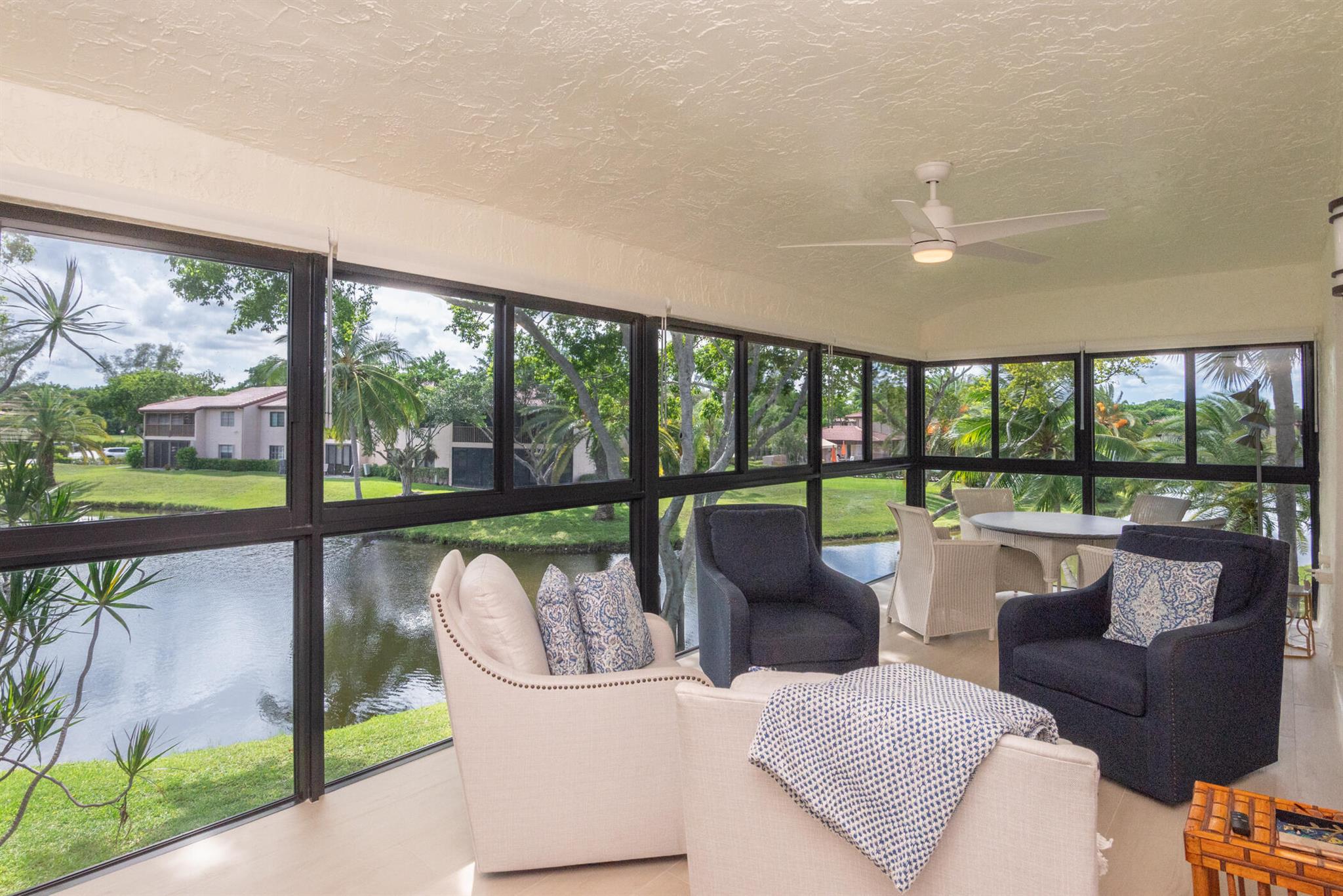 9265 Vista Del Lago D