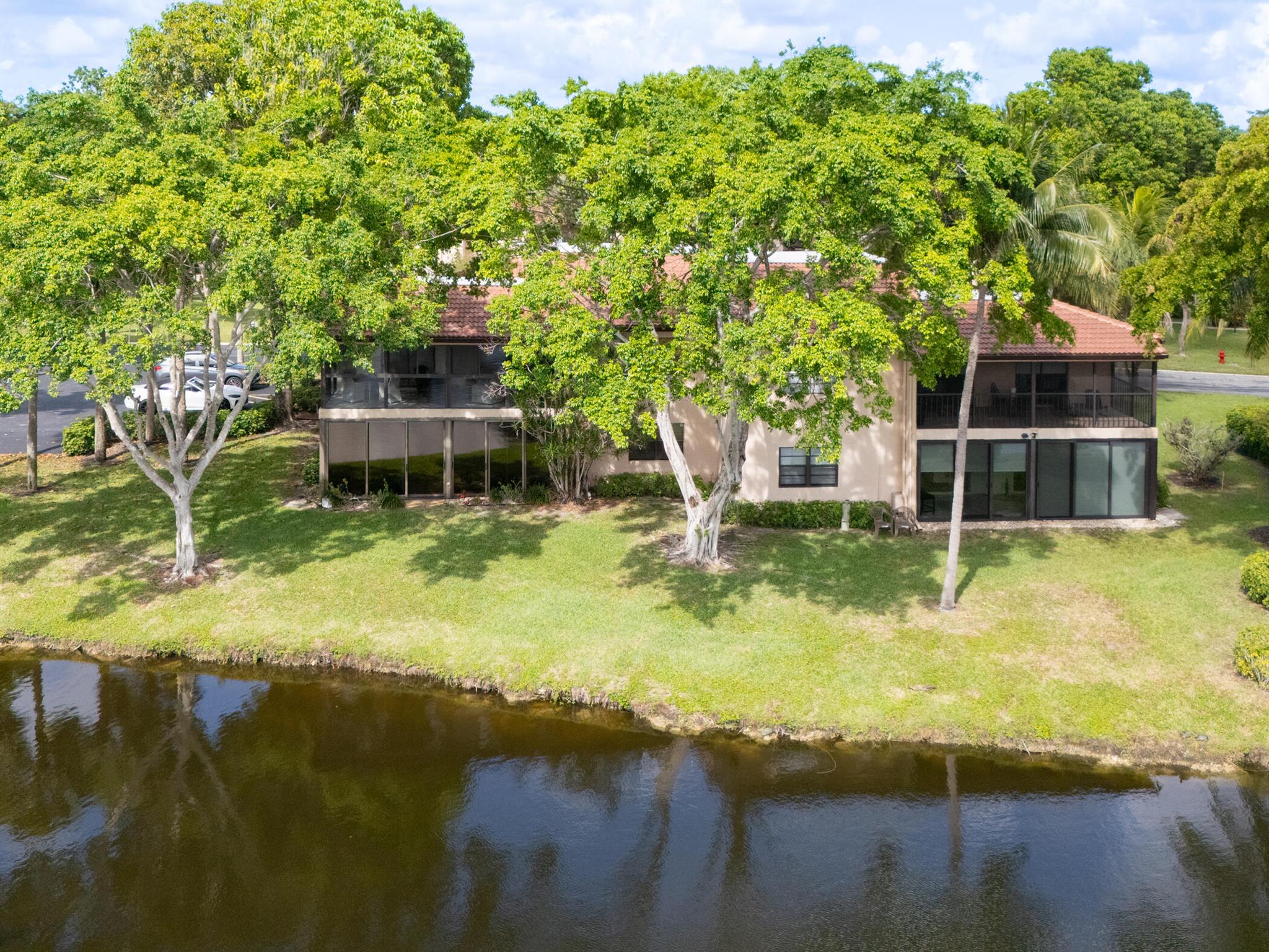 9265 Vista Del Lago D