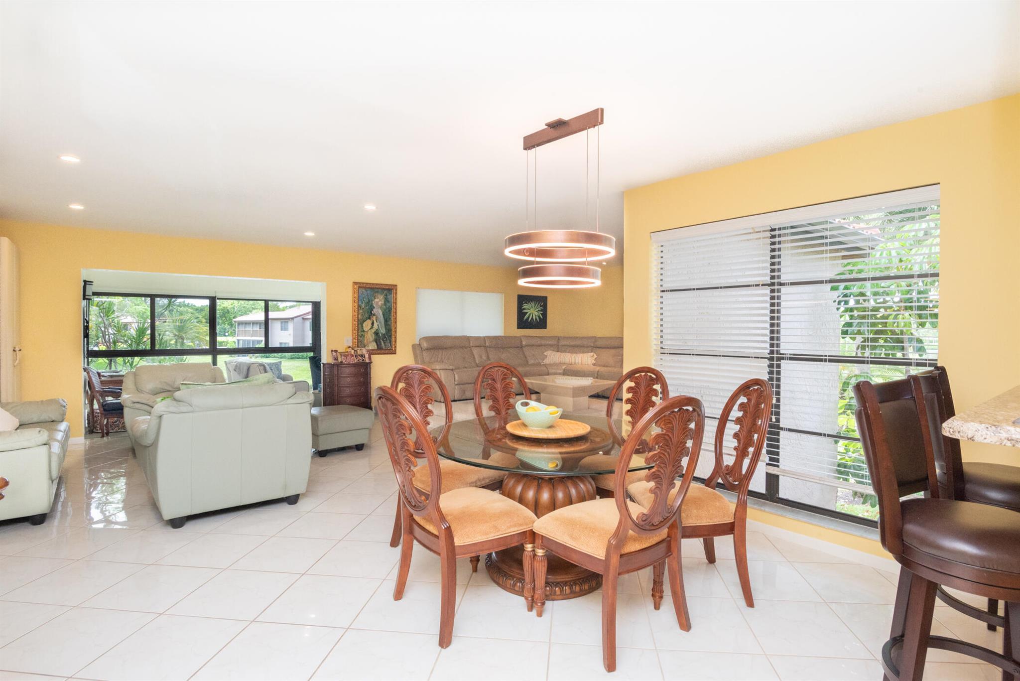 9265 Vista Del Lago D
