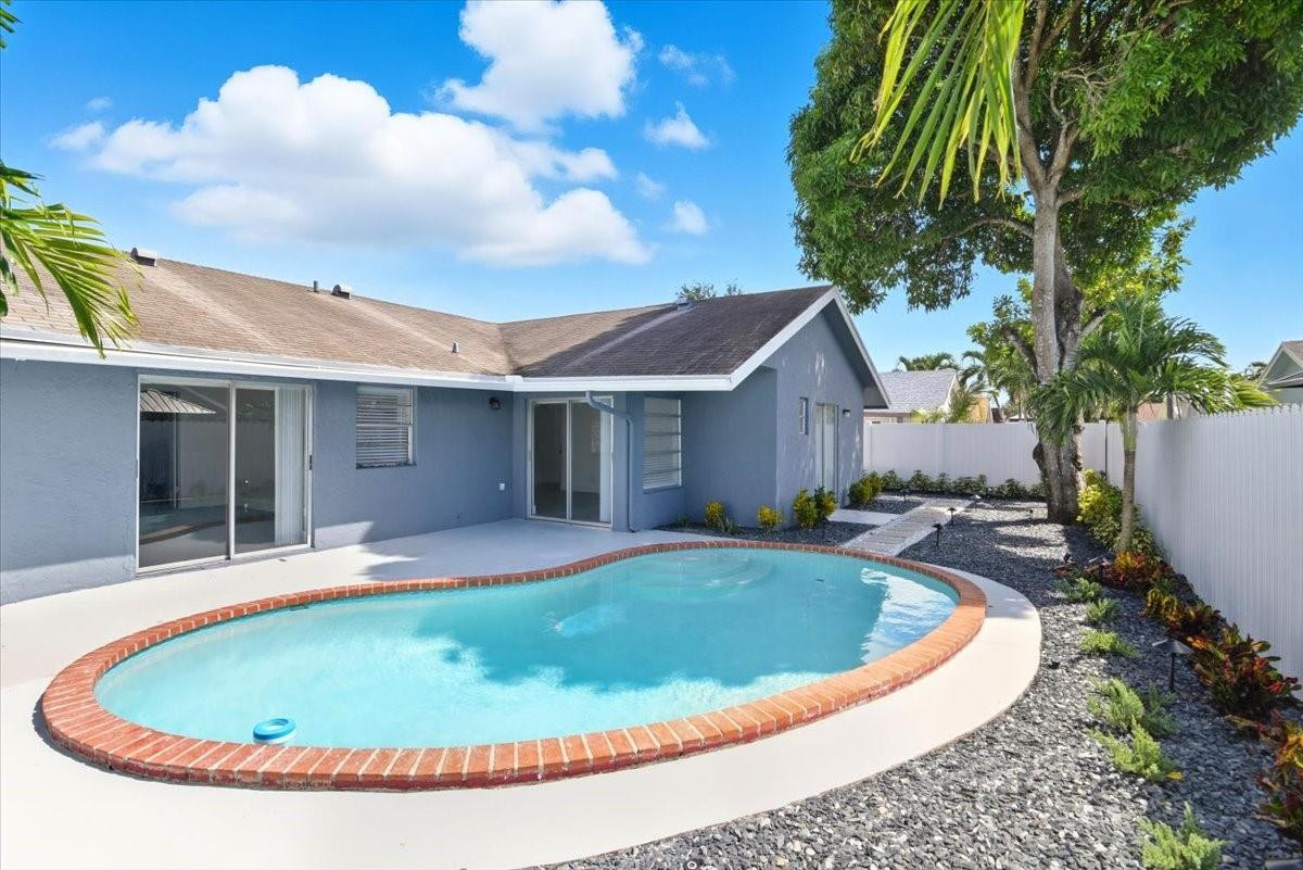 NORTH LAUDERDALE VILLAGE SEC 2 - Residential Lease