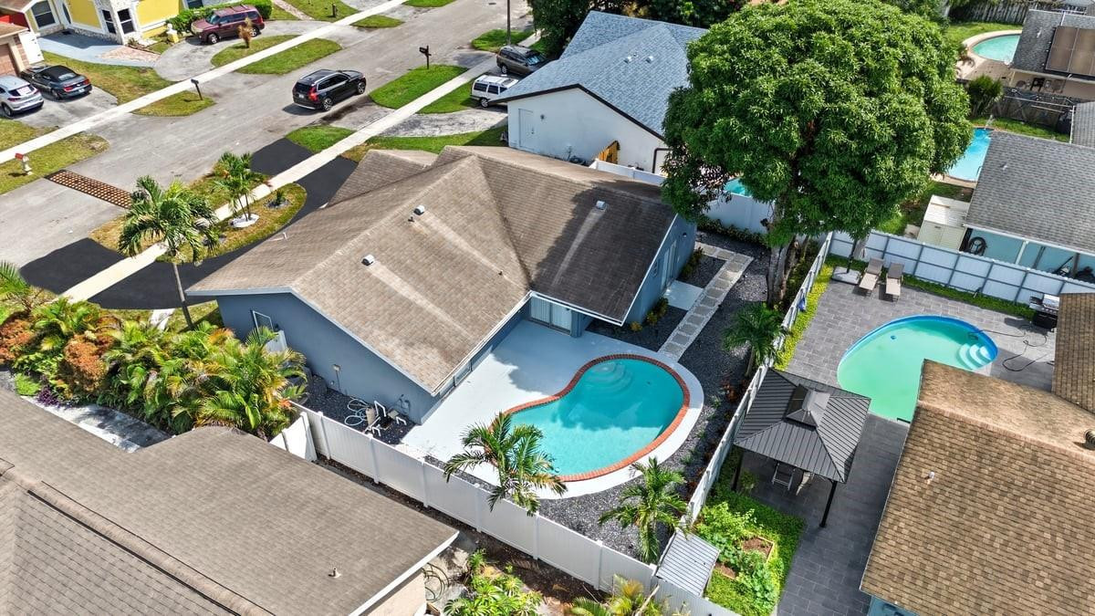 NORTH LAUDERDALE VILLAGE SEC 2 - Residential Lease