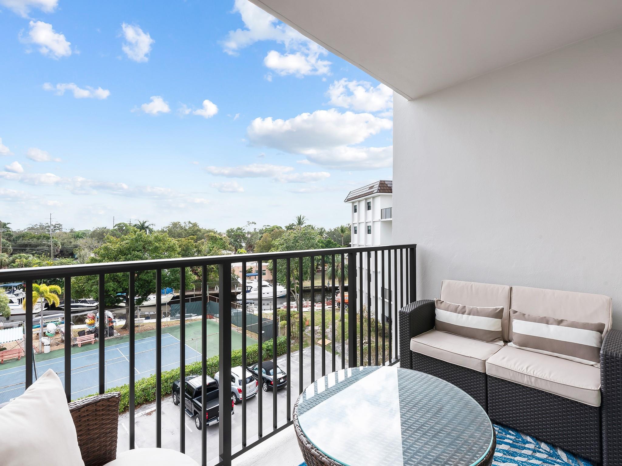 900 River Reach Dr 414