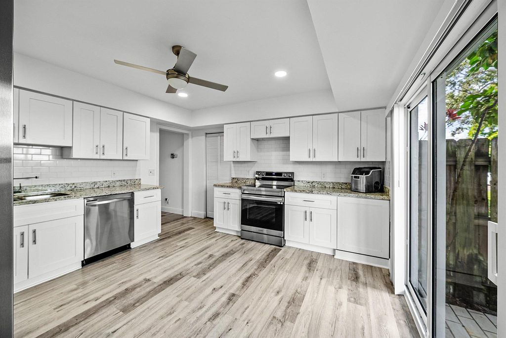 Photo of 6165 Old Court Road #123, Boca Raton, FL 33433 (MLS # R11135927)