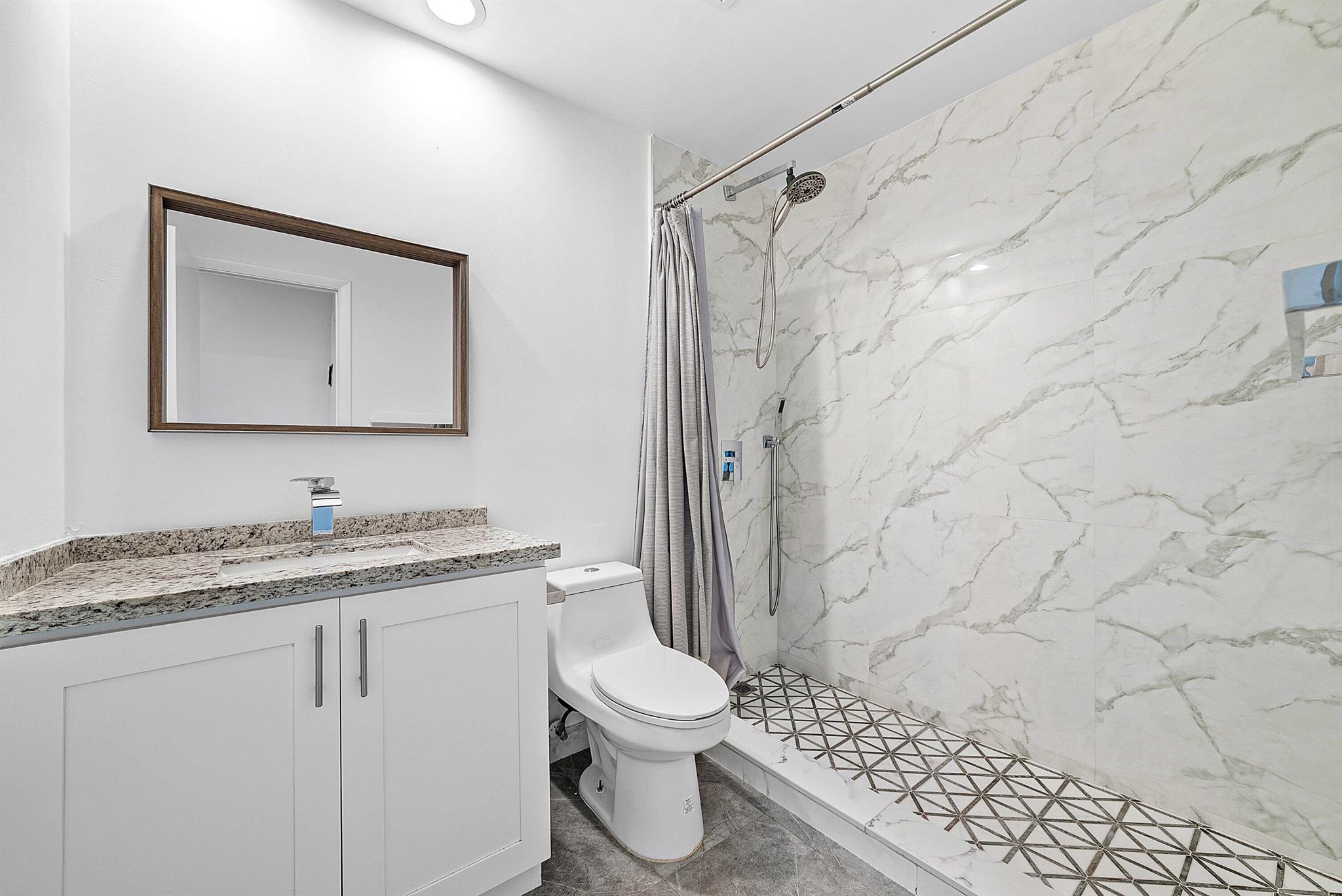 LAKES OF WOODHAVEN I AND - Residential Lease