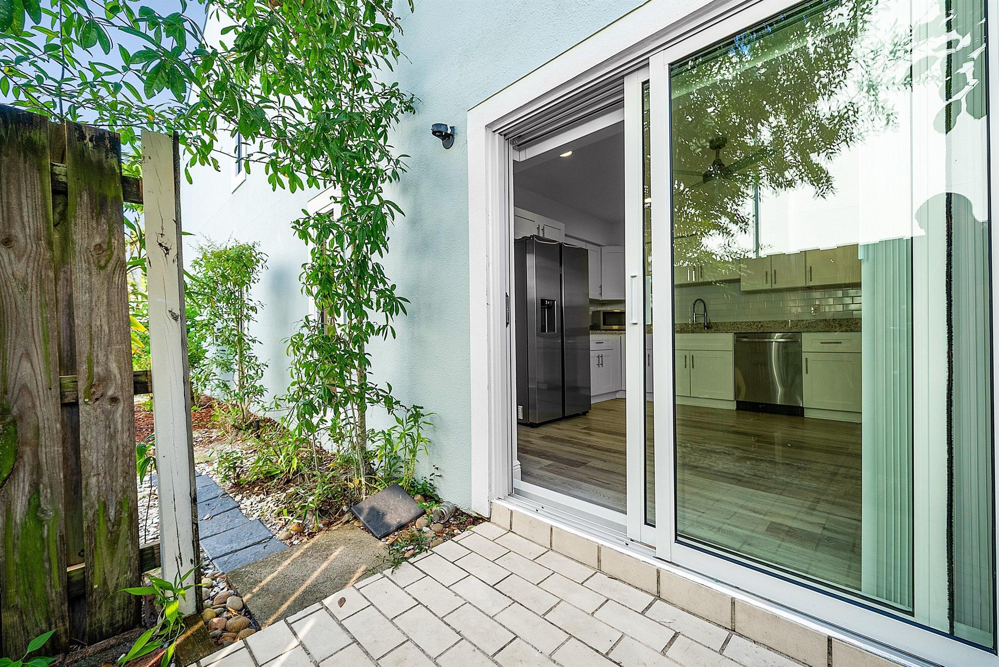 LAKES OF WOODHAVEN I AND - Residential Lease