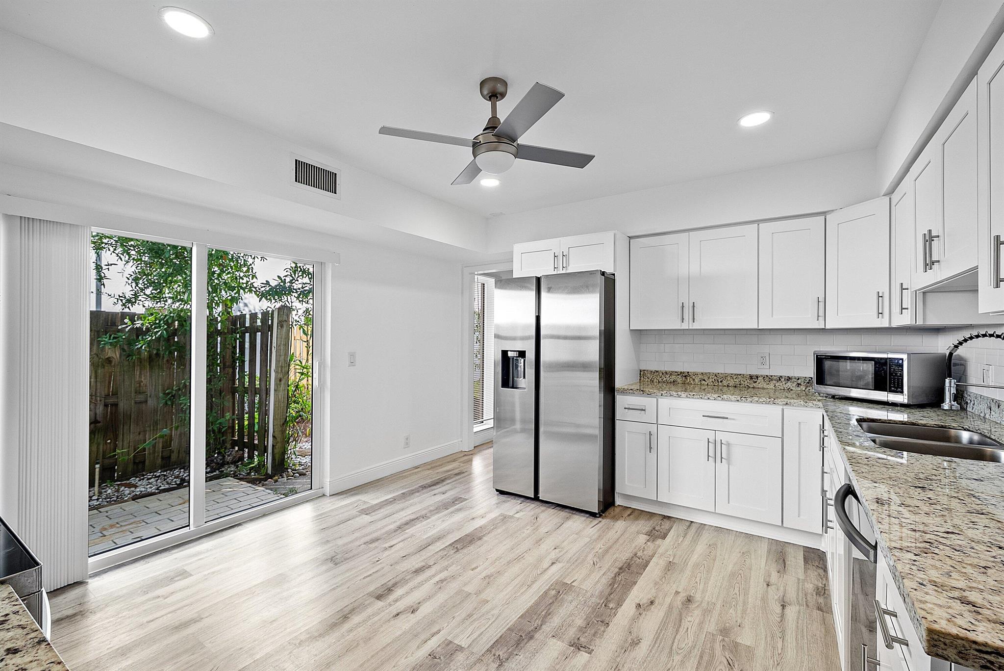 LAKES OF WOODHAVEN I AND - Residential Lease