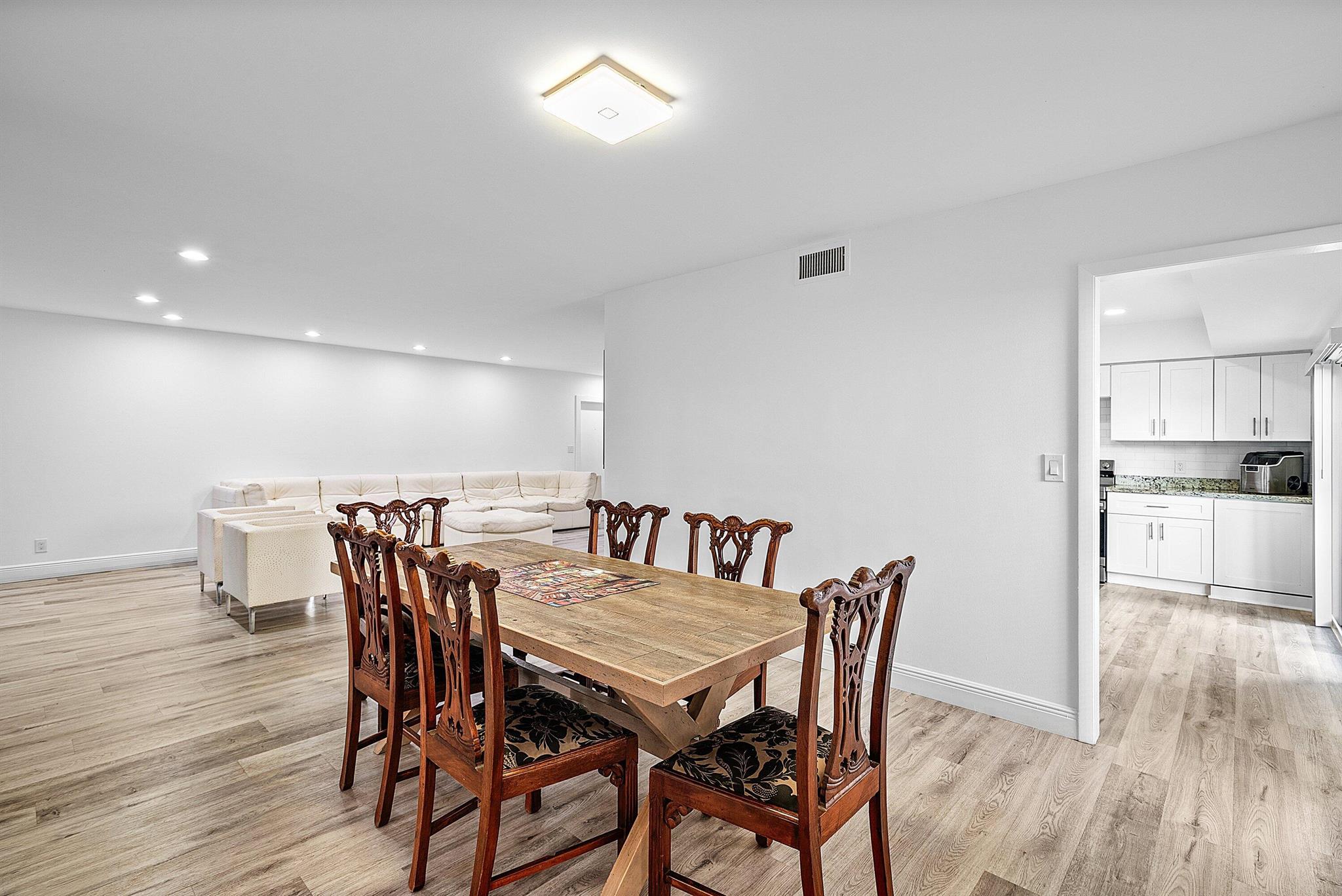 LAKES OF WOODHAVEN I AND - Residential Lease