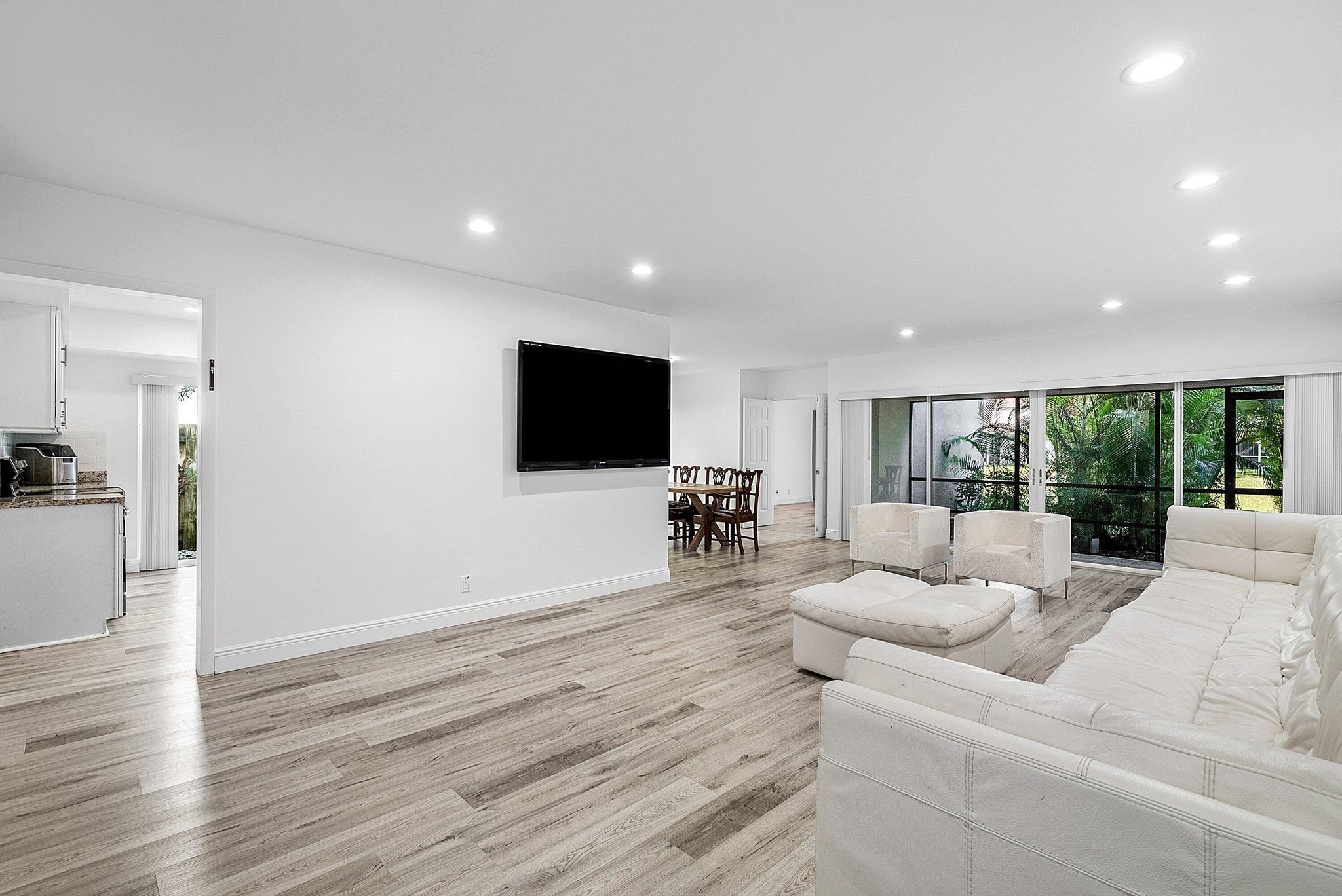 LAKES OF WOODHAVEN I AND - Residential Lease