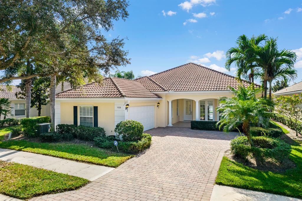 Photo of 1109 Orinoco Way, Palm Beach Gardens, FL 33410 (MLS # R10863100)