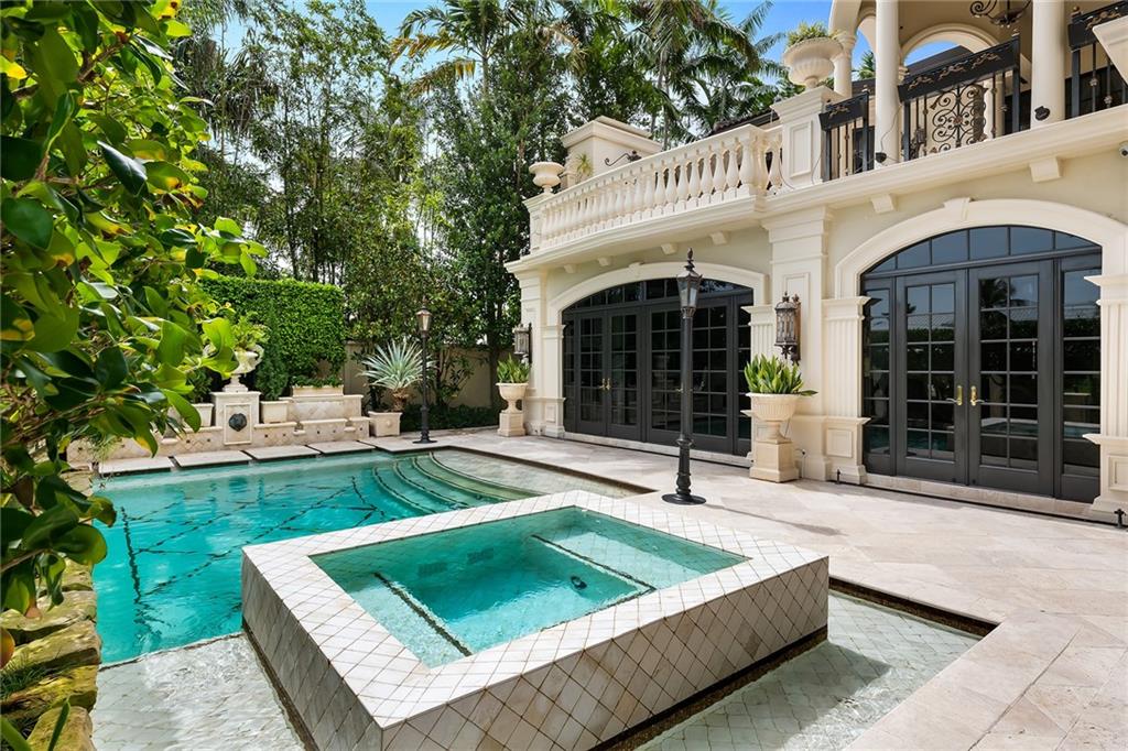 RIO VISTA ISLES - Residential