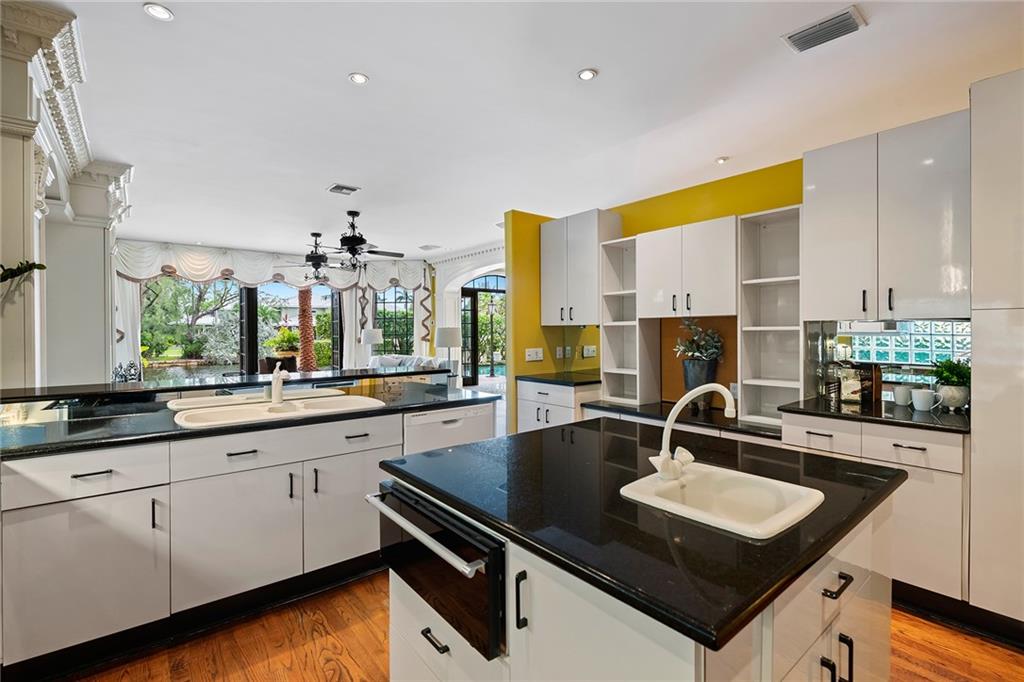 RIO VISTA ISLES - Residential