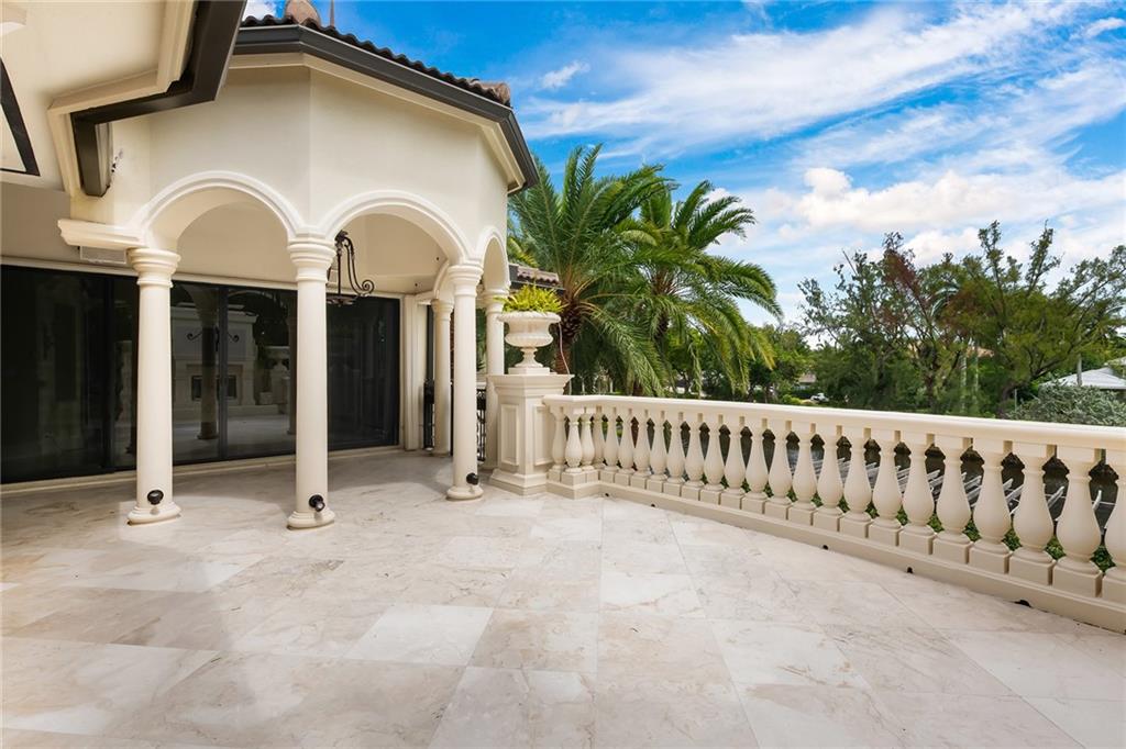 RIO VISTA ISLES - Residential