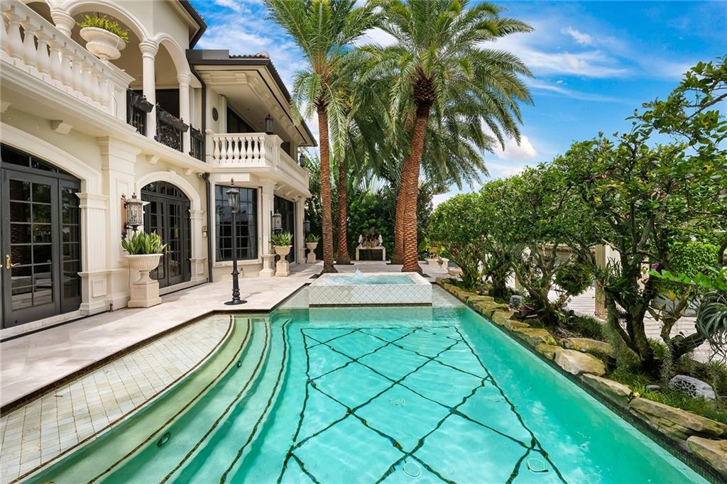 RIO VISTA ISLES - Residential