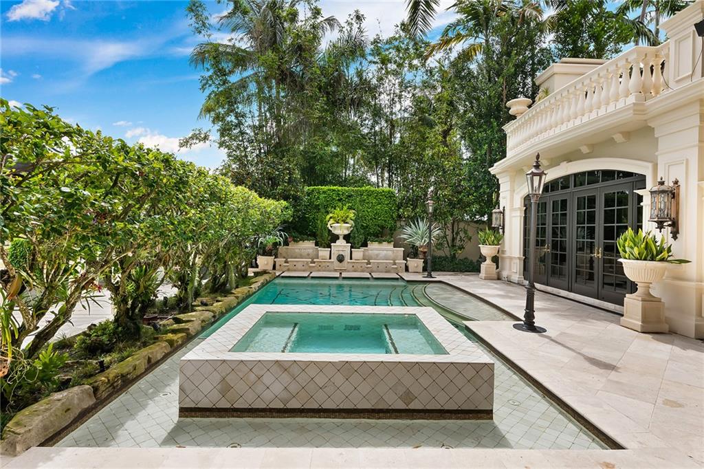 RIO VISTA ISLES - Residential