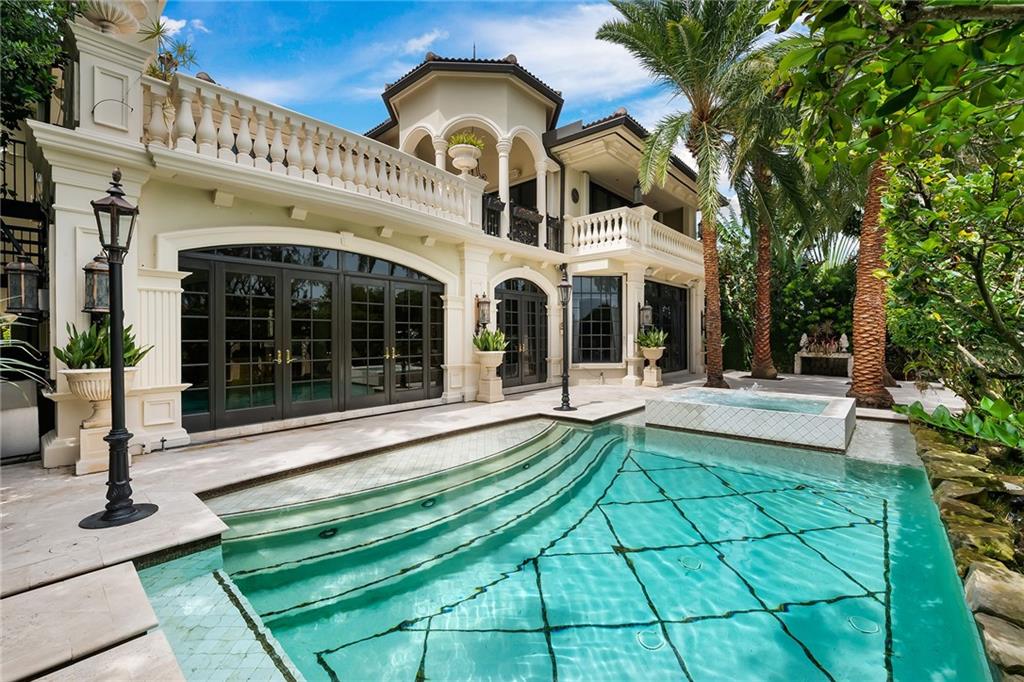 RIO VISTA ISLES - Residential