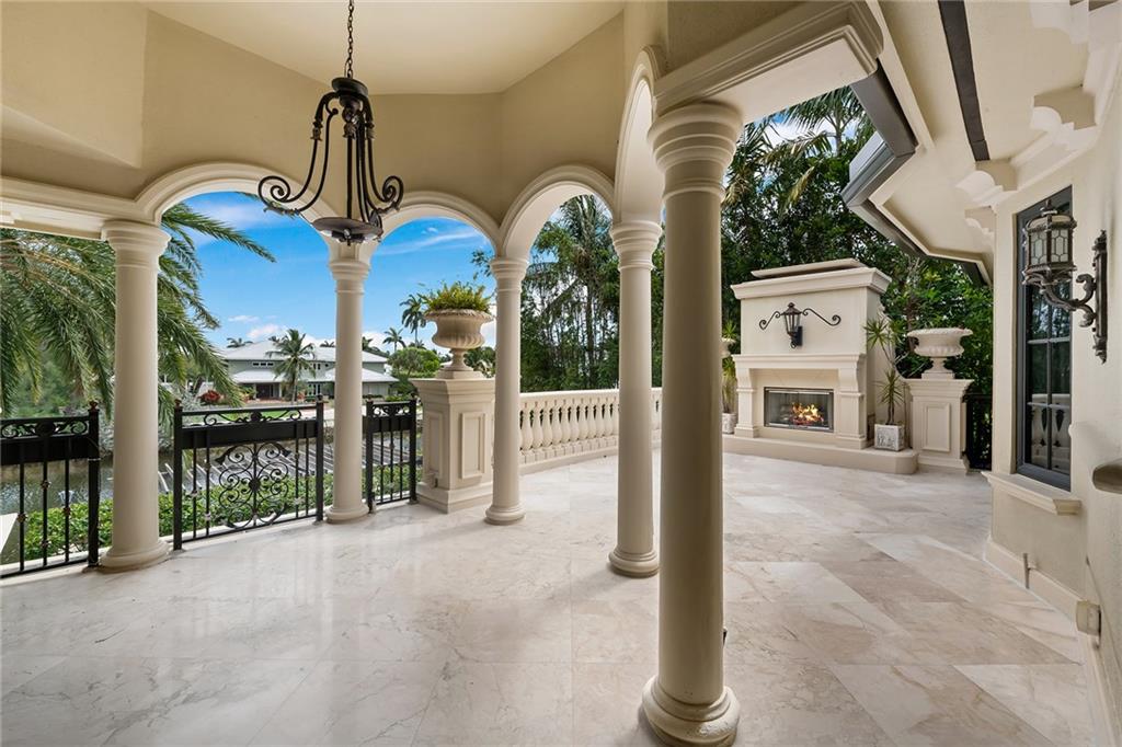 RIO VISTA ISLES - Residential