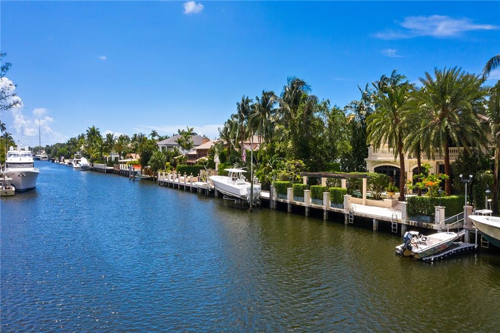 RIO VISTA ISLES - Residential