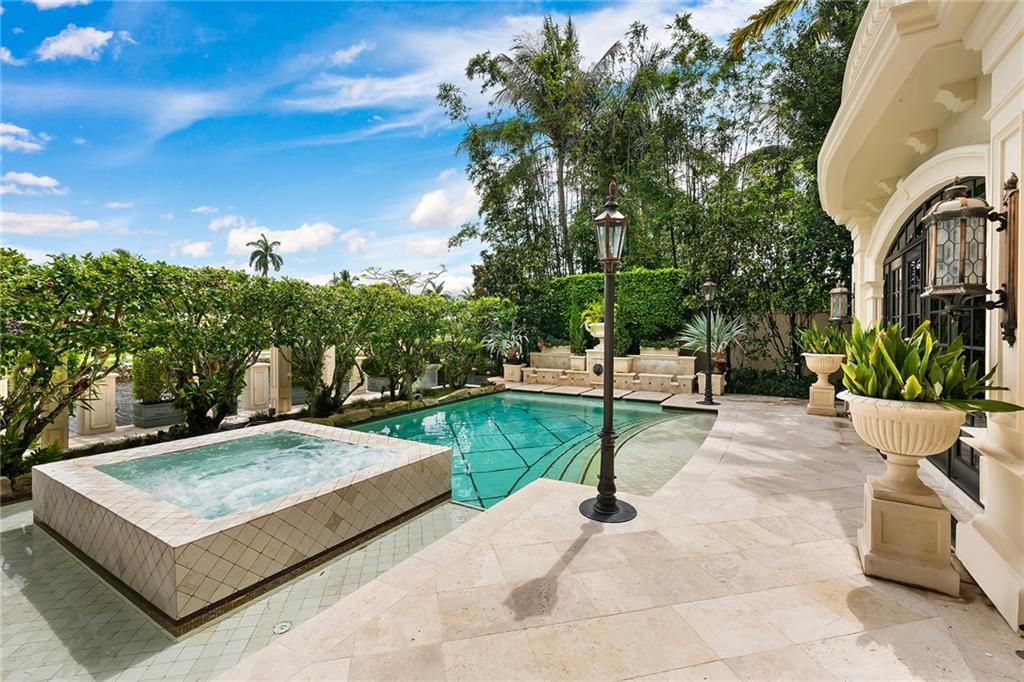 RIO VISTA ISLES - Residential