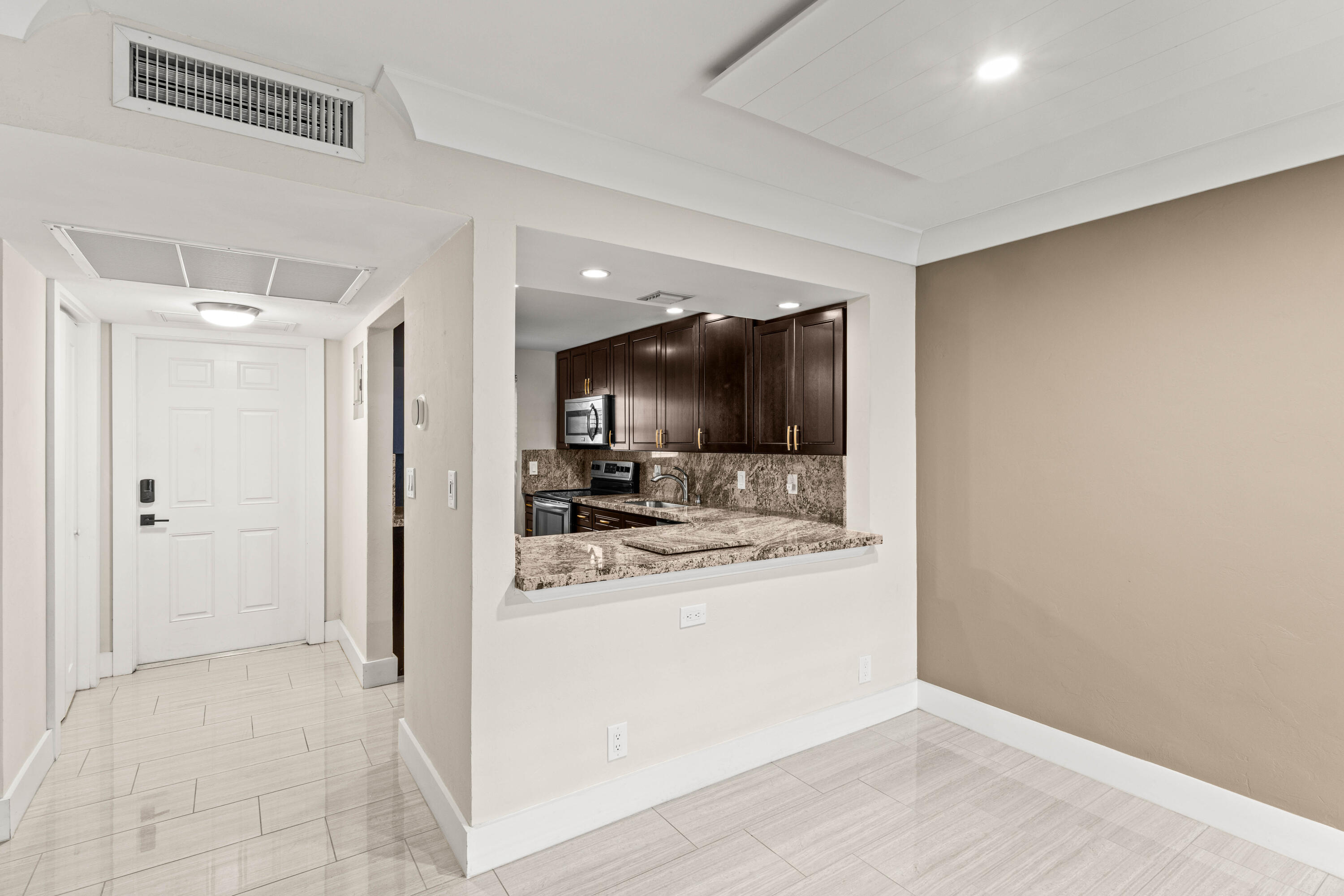 4502 N Federal Highway 144e