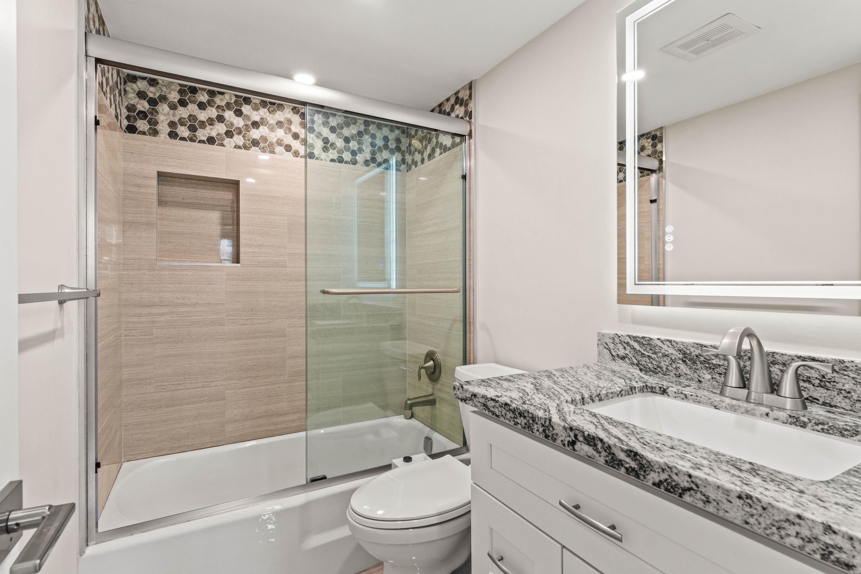 LIGHTHOUSE POINT PLAZA CONDO - Residential