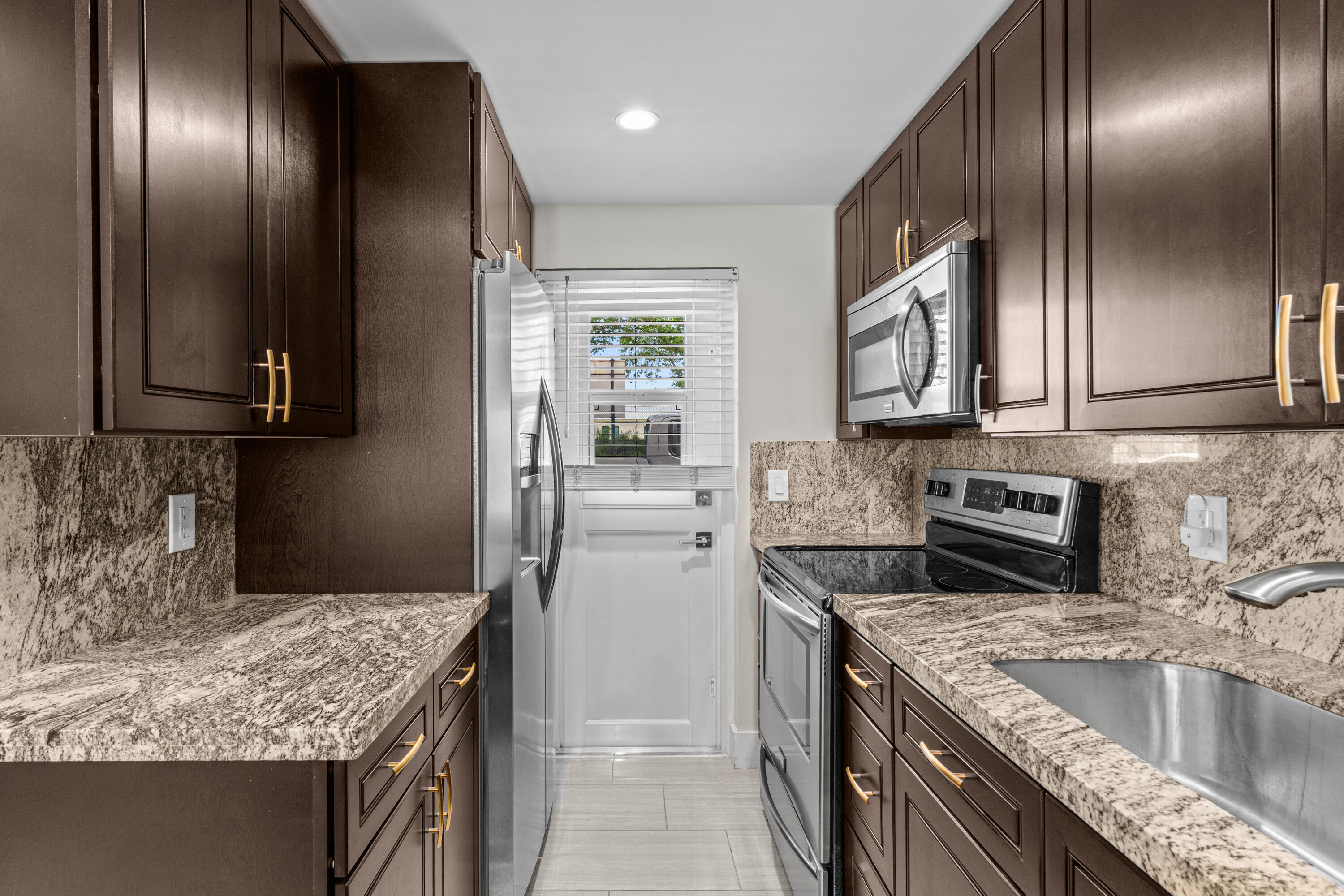LIGHTHOUSE POINT PLAZA CONDO - Residential