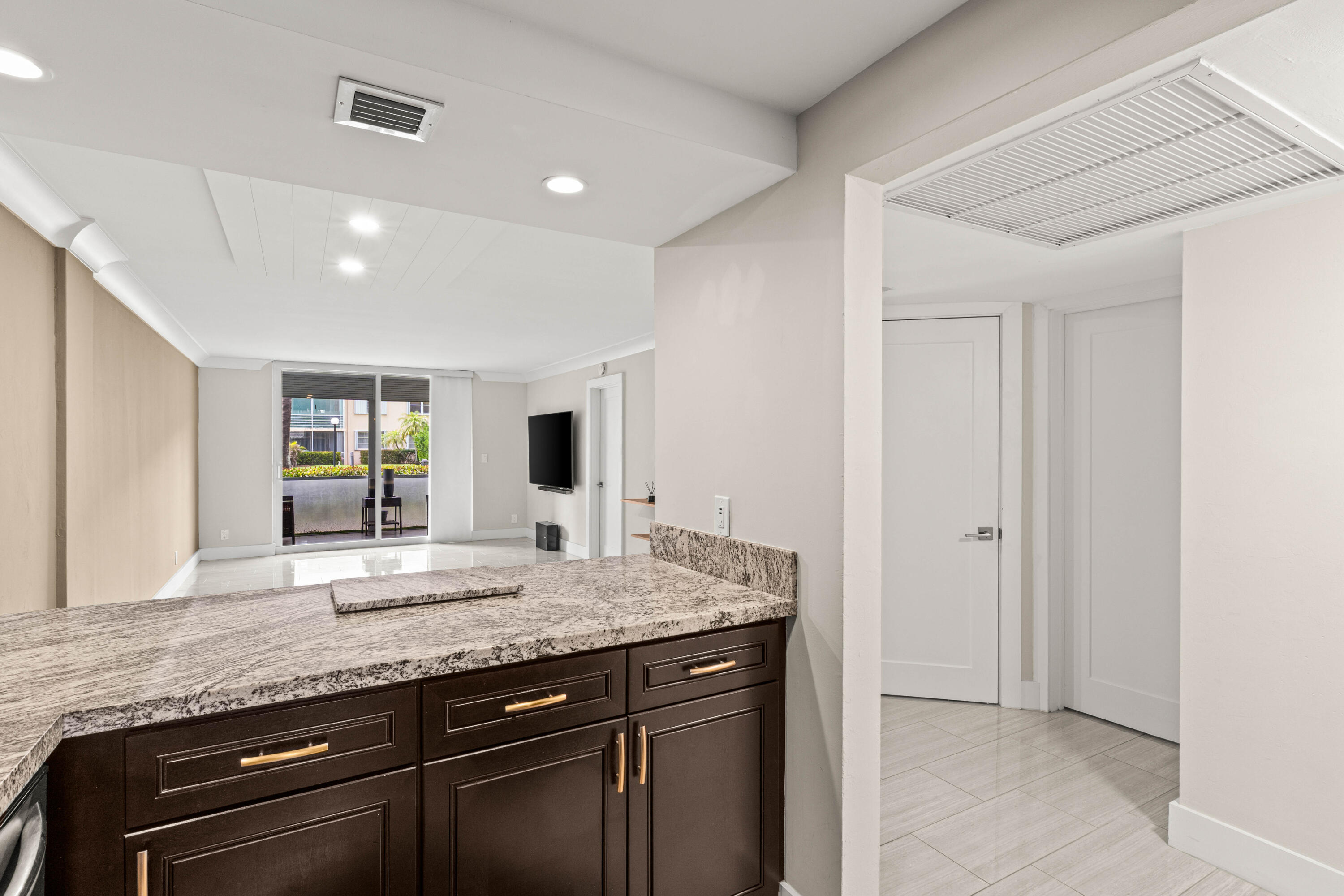 LIGHTHOUSE POINT PLAZA CONDO - Residential