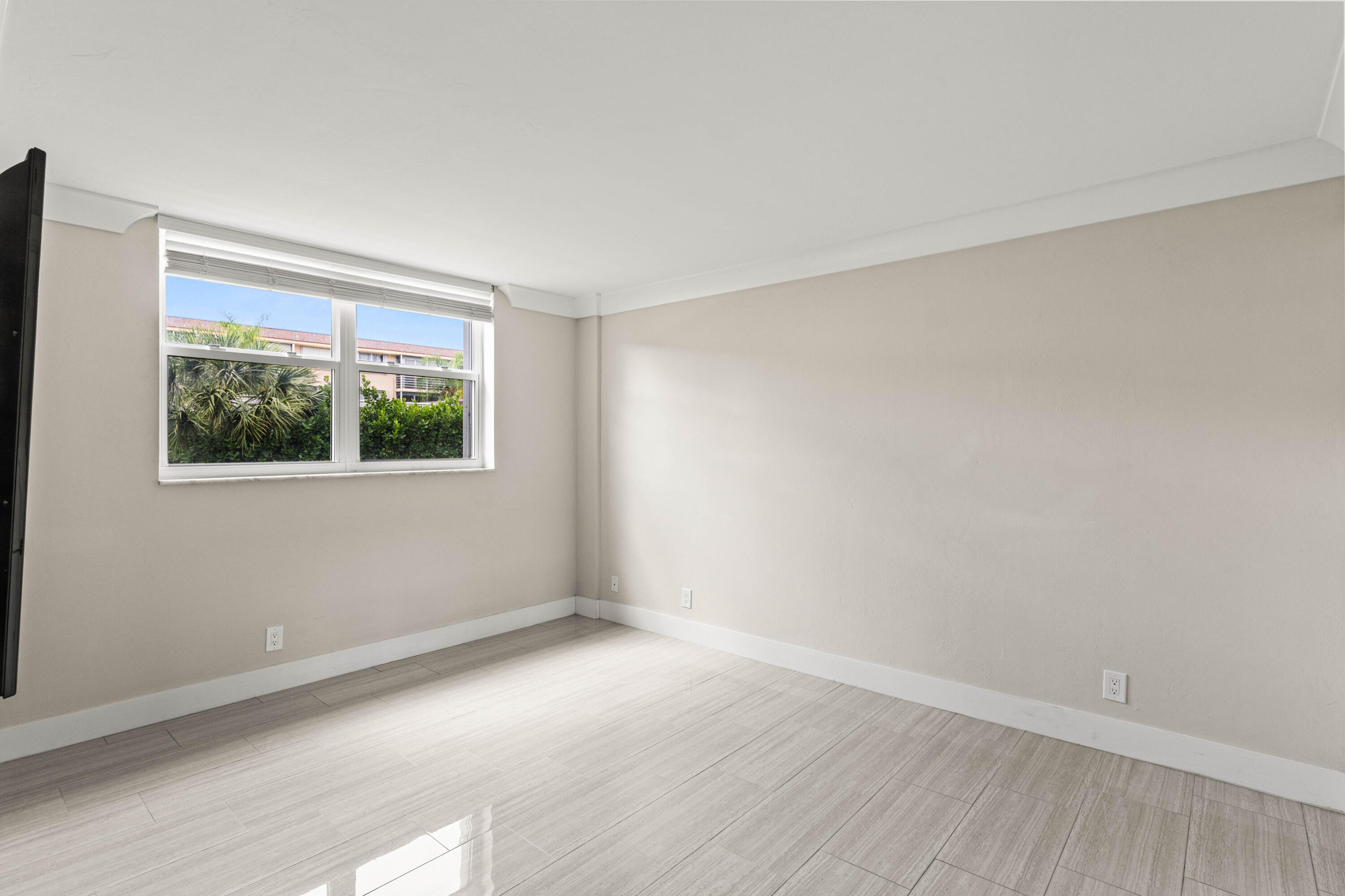 LIGHTHOUSE POINT PLAZA CONDO - Residential