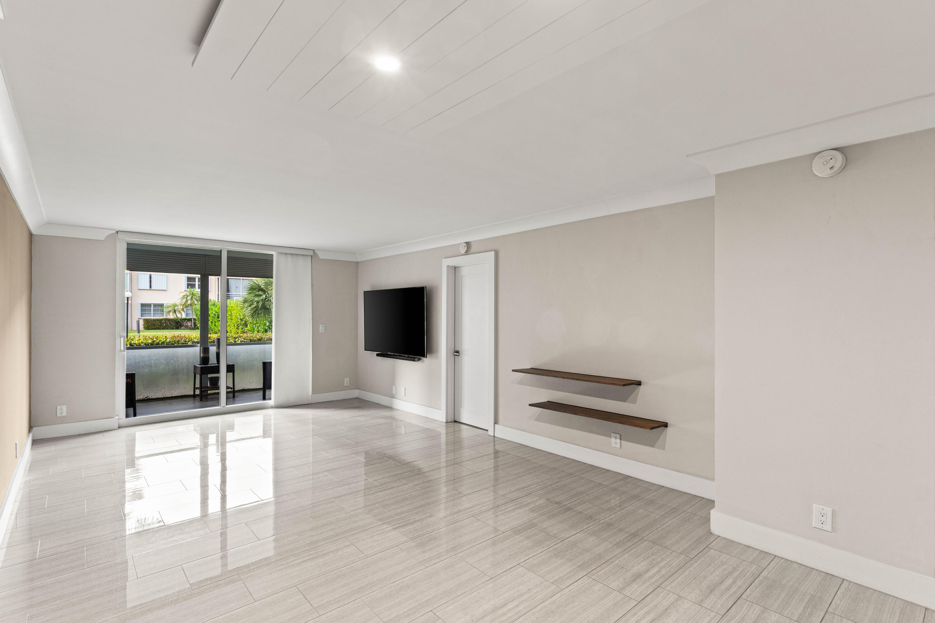 LIGHTHOUSE POINT PLAZA CONDO - Residential
